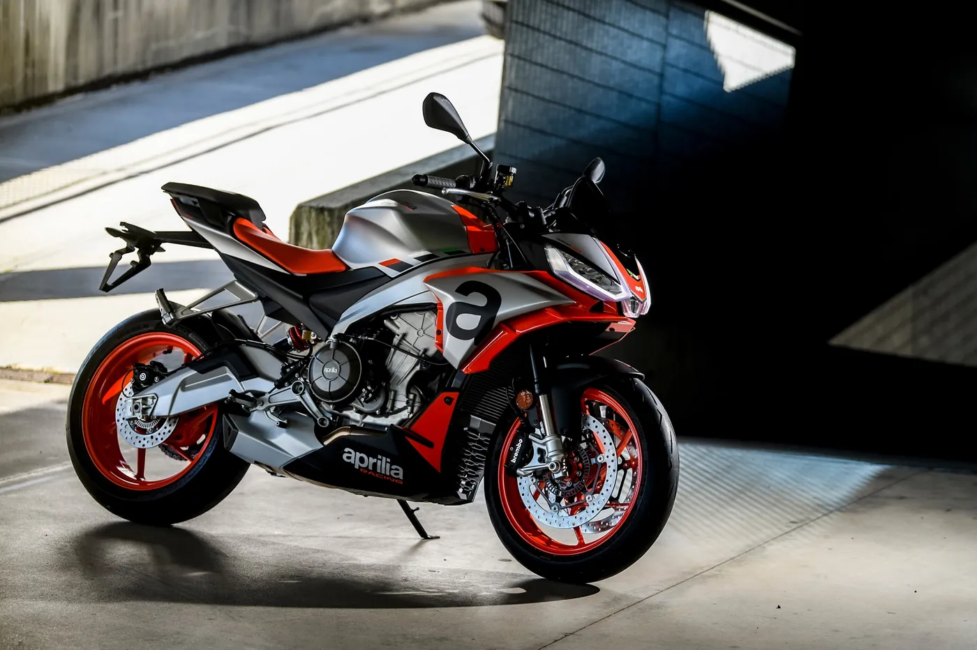 Foto oficial de la Aprilia Tuono 660