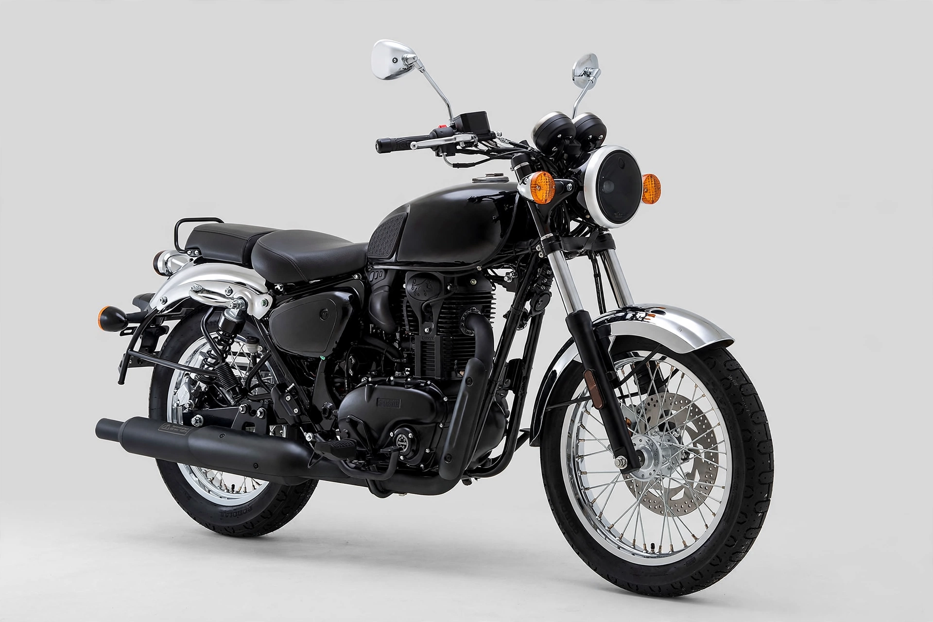 Benelli Imperiale 400 2024 en color negro, vista lateral clásica