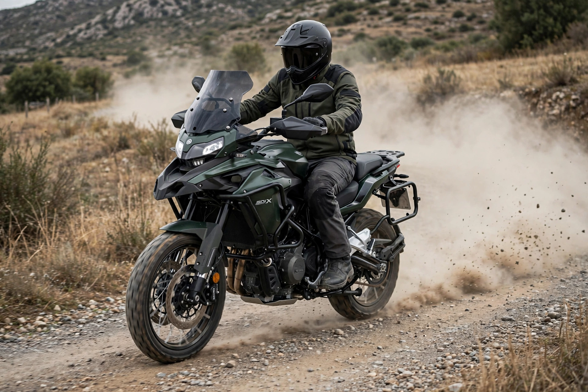 Benelli TRK 502 X 2024 en pista