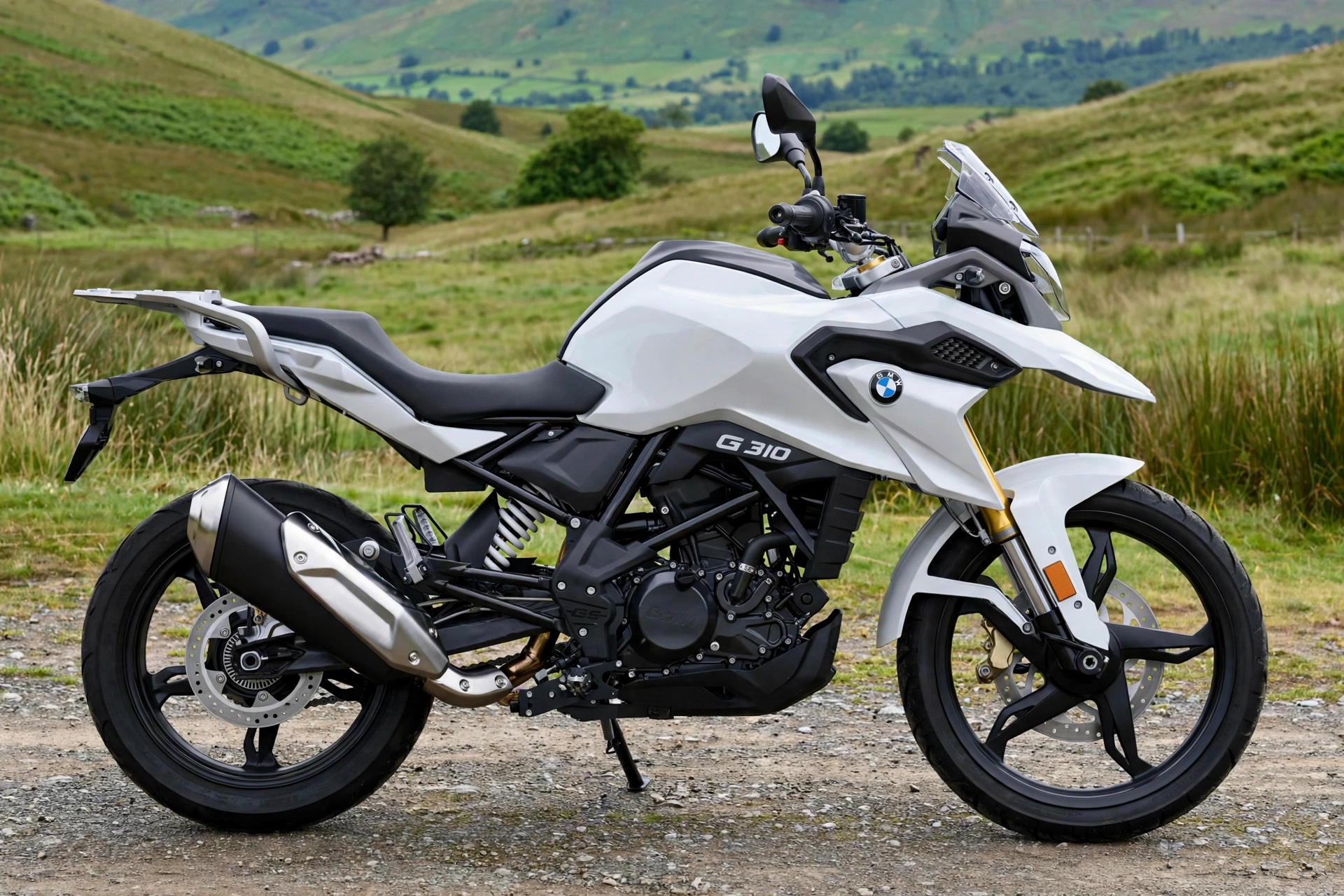 BMW G 310 GS 2024, vista lateral trail