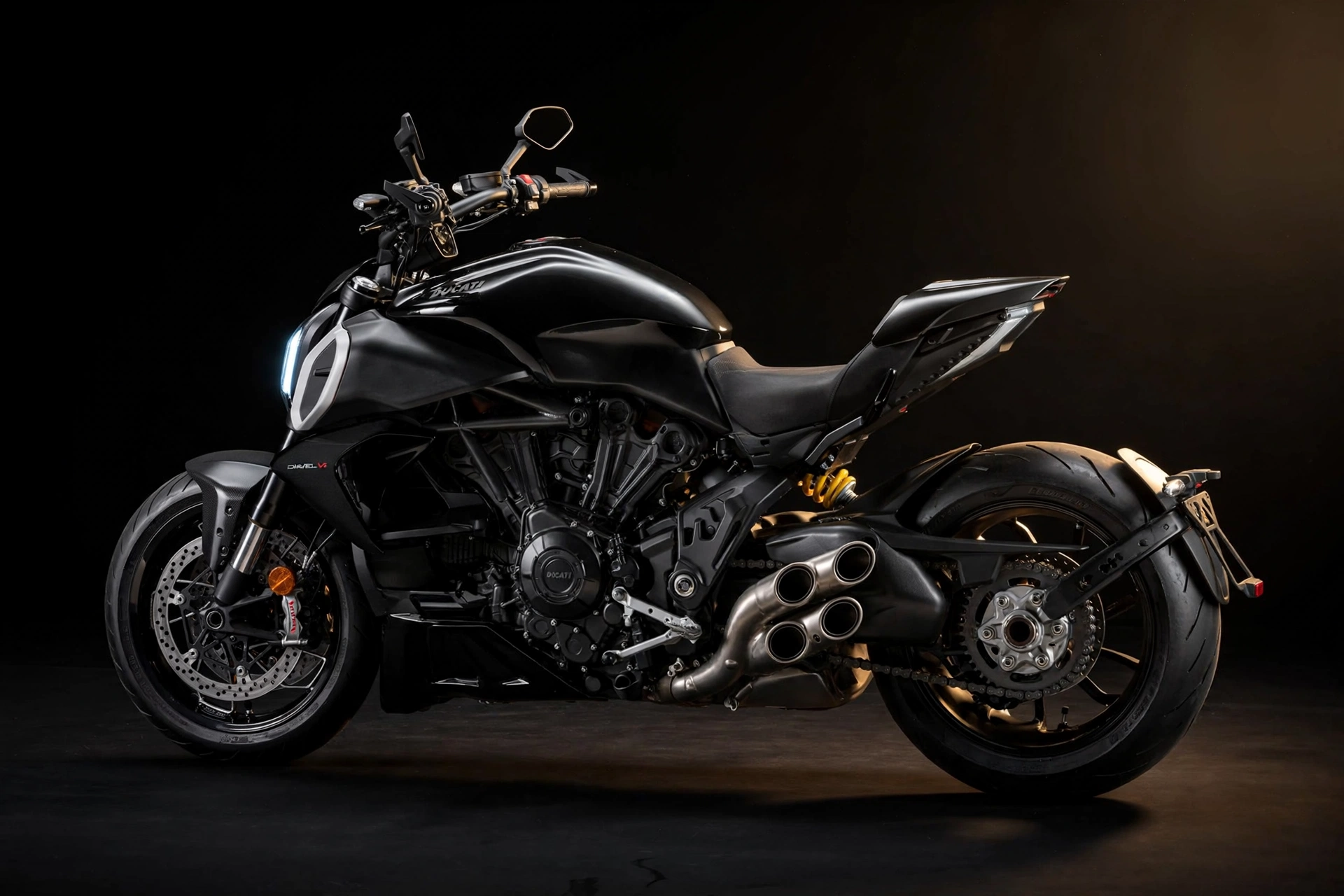 Foto oficial de la Ducati Diavel V4