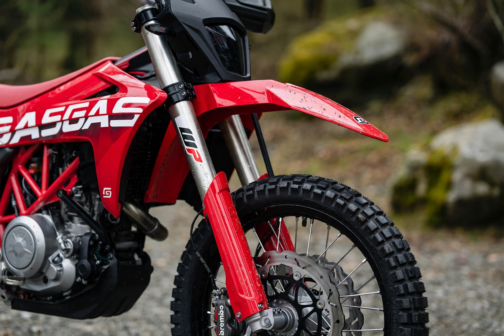 Detalle del frontal supermotard de la GasGas ES 700 2024