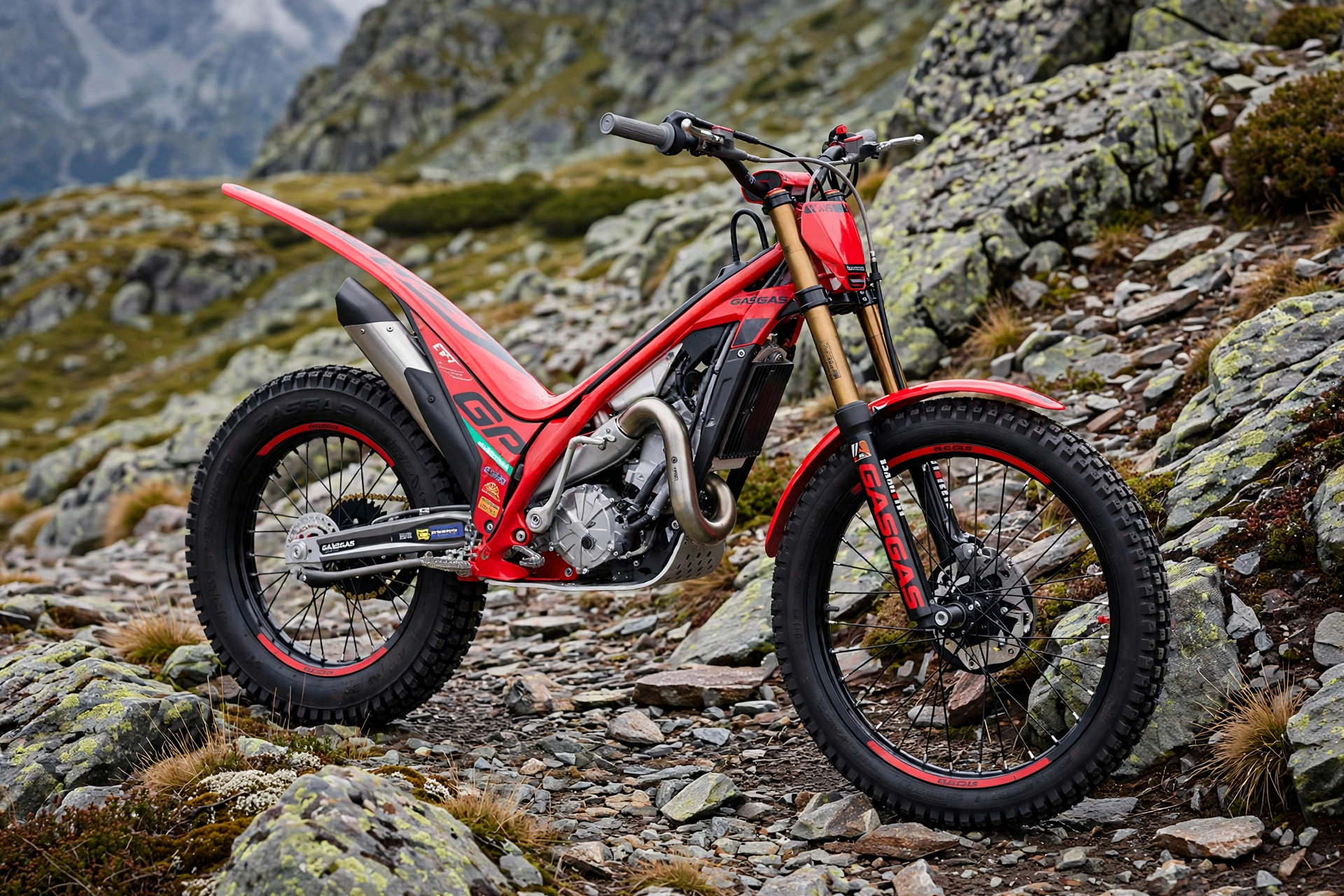 GasGas TXT GP 250 2025 en una zona de trial