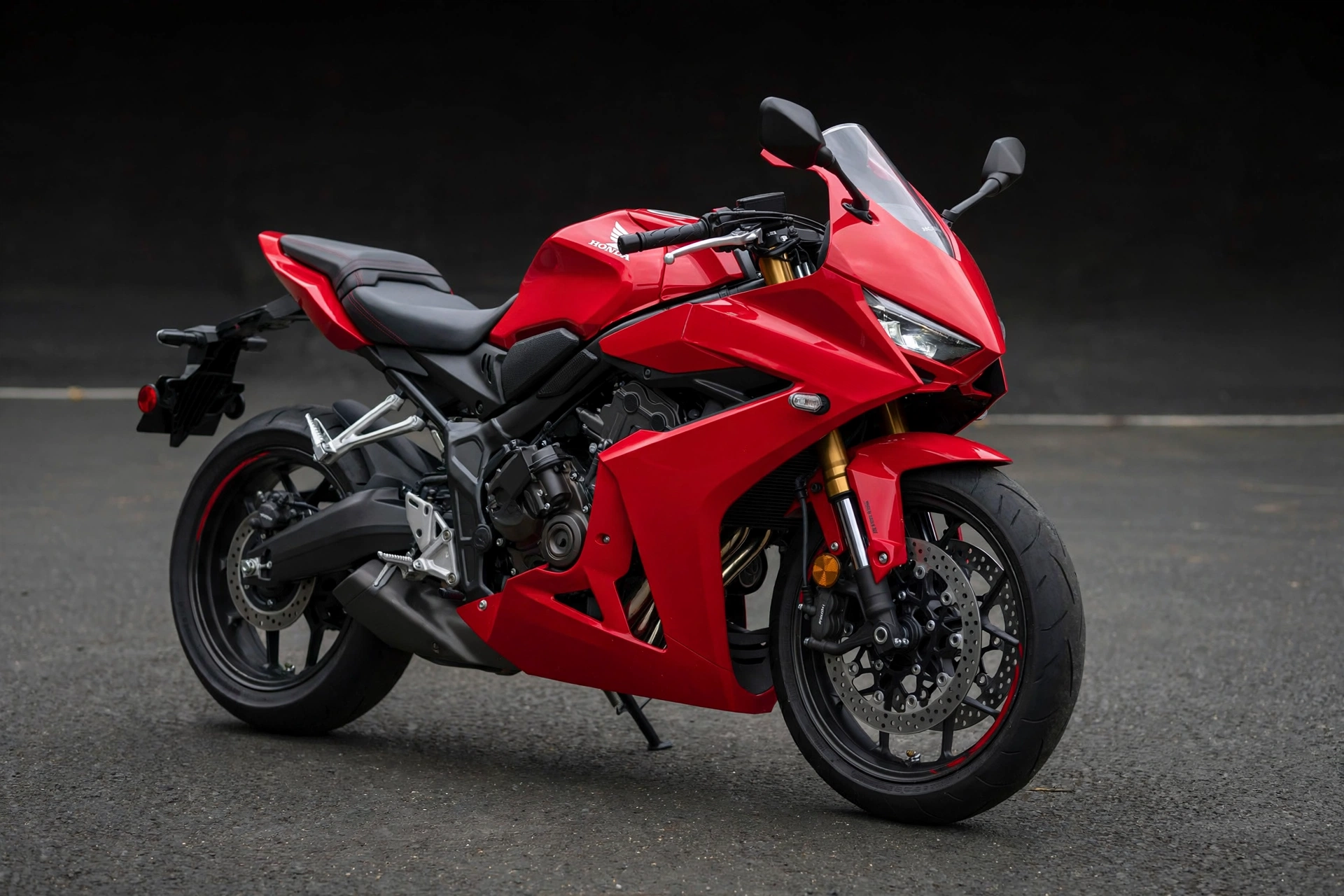 Foto oficial de la Honda CBR650R E-Clutch