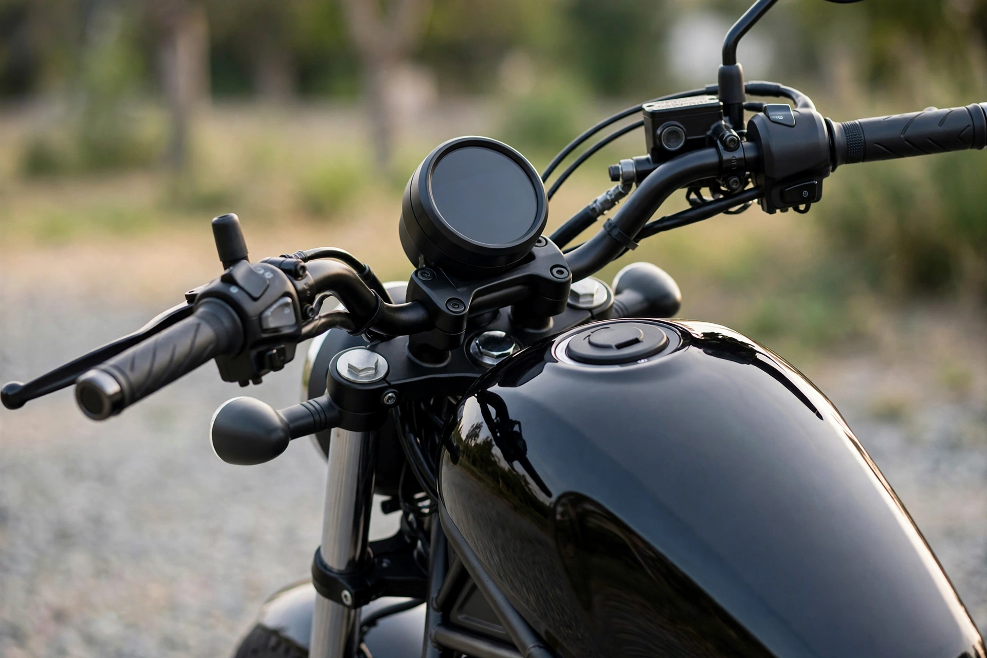 Honda Rebel 500 2025, vista lateral estilo bobber
