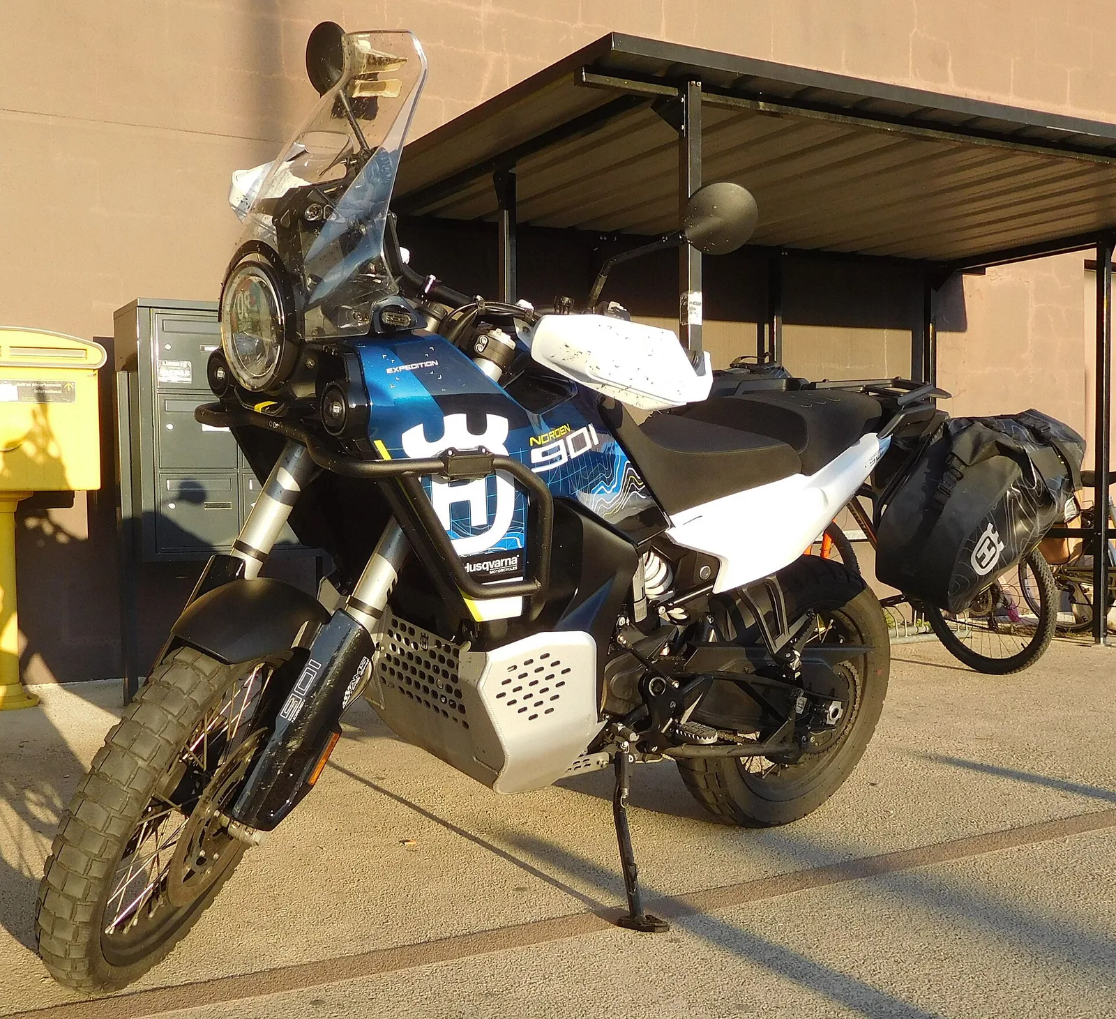 Husqvarna Norden 901 Expedition