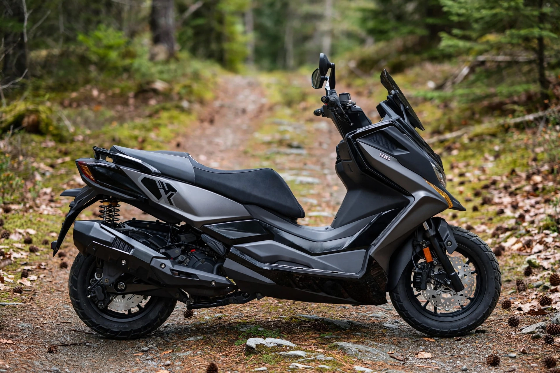 Kymco DTX 125, vista tres cuartos