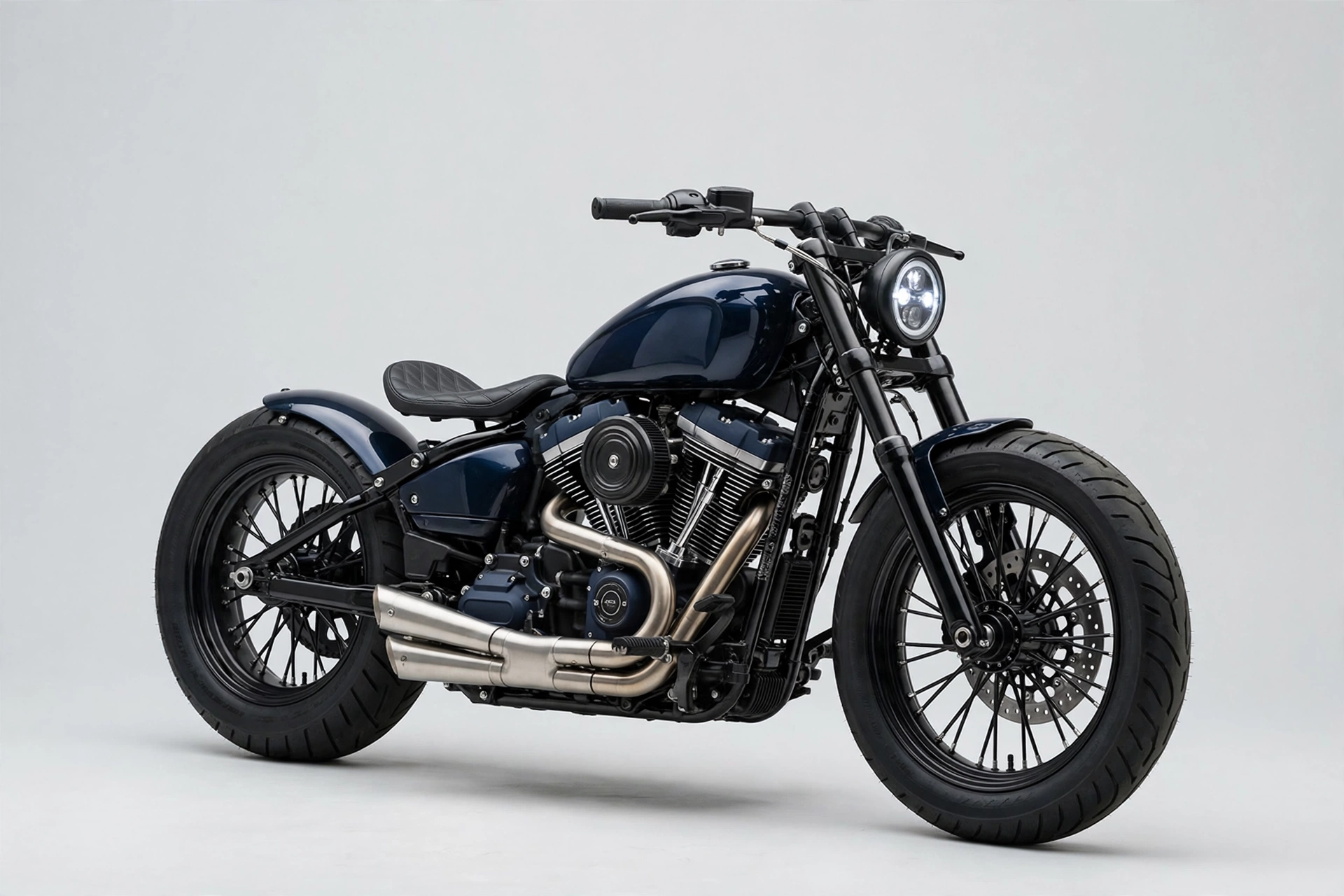 Macbor Eight Mile 500 Street 2024 en color negro, vista lateral custom