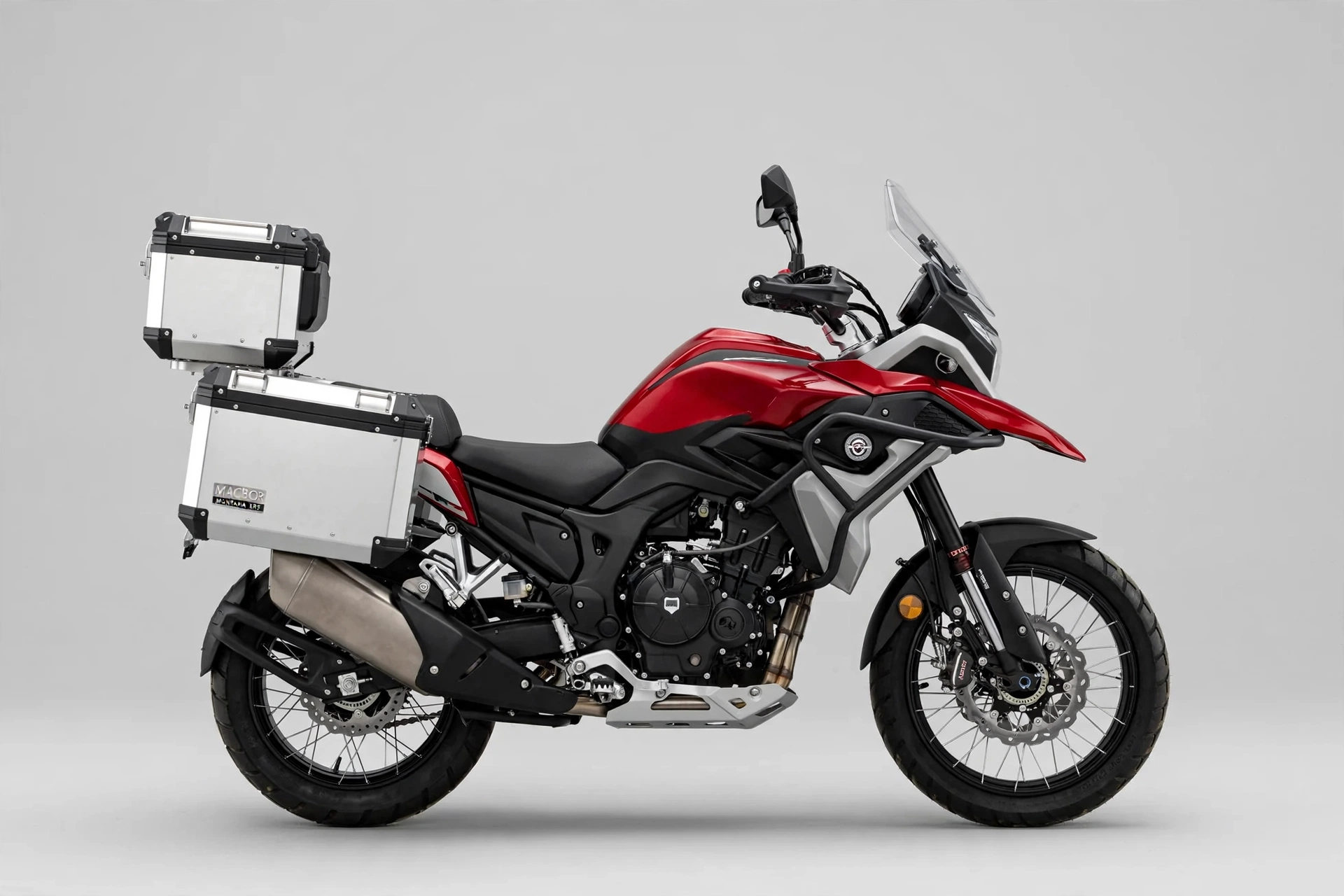 Macbor Montana XR5 510 2025, vista lateral trail