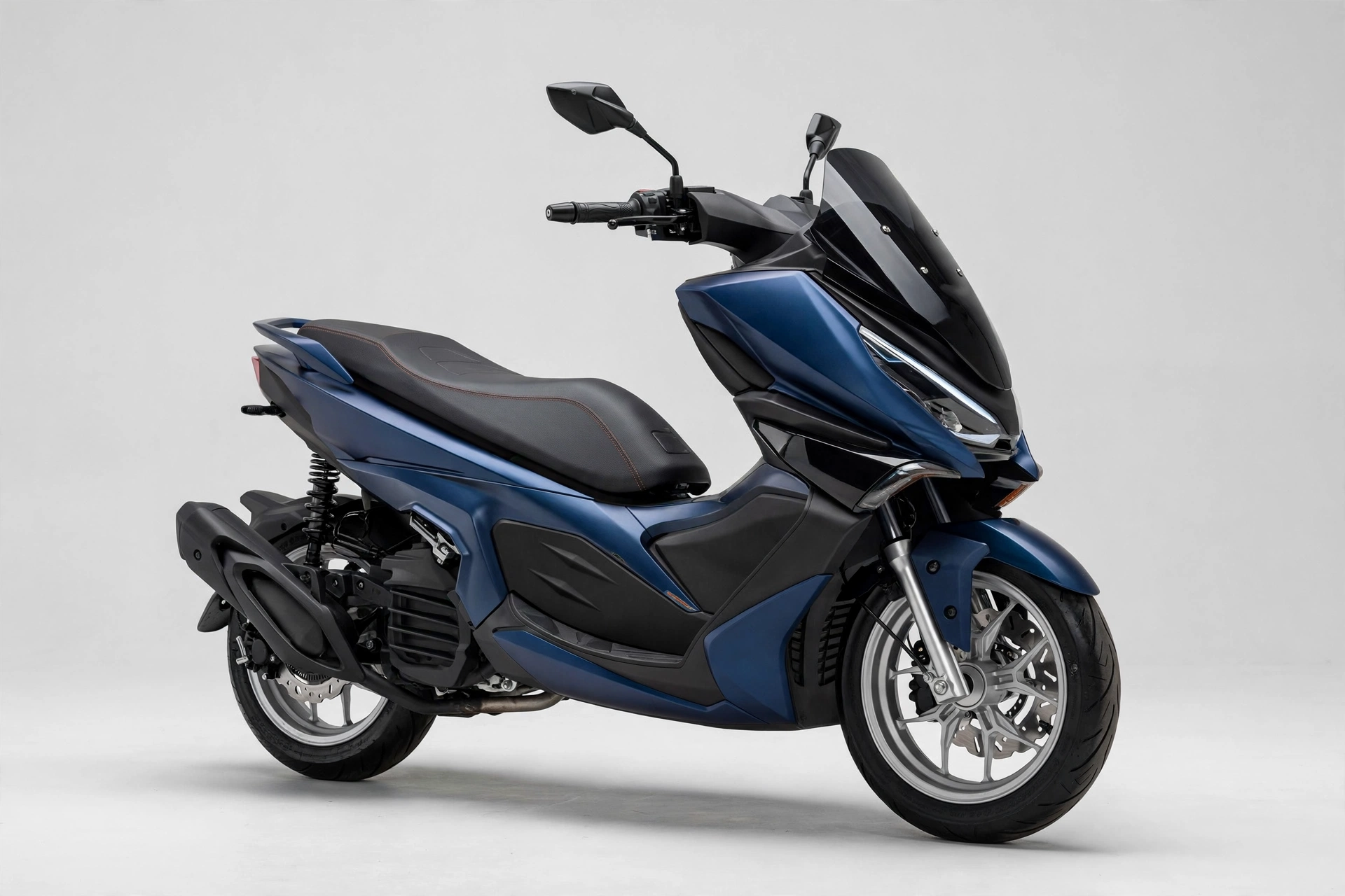 Malaguti Madison 125 2024 en color azul, vista lateral del scooter clásico