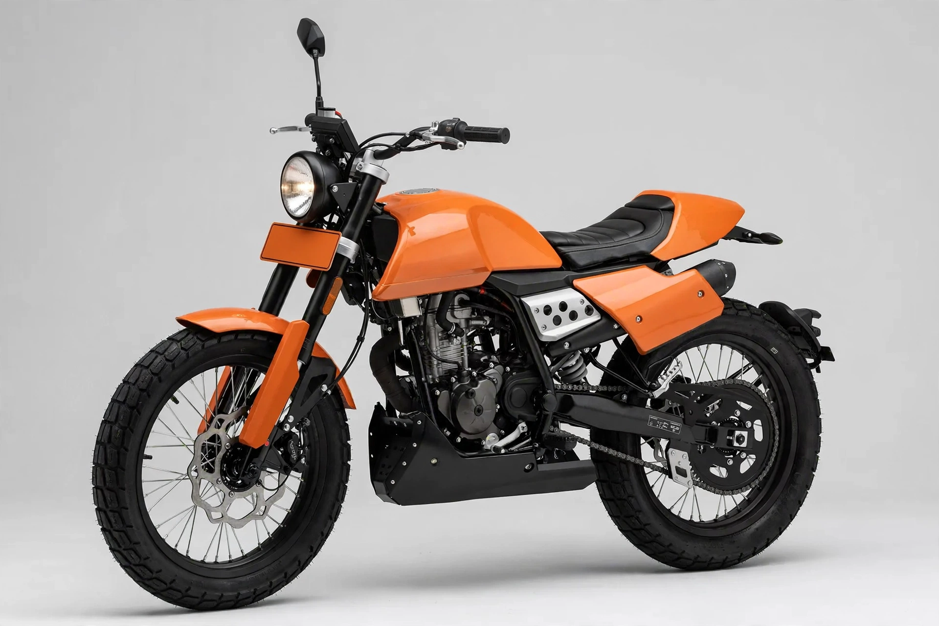 Mondial Flat Track 125 2024 en color naranja, vista lateral scrambler