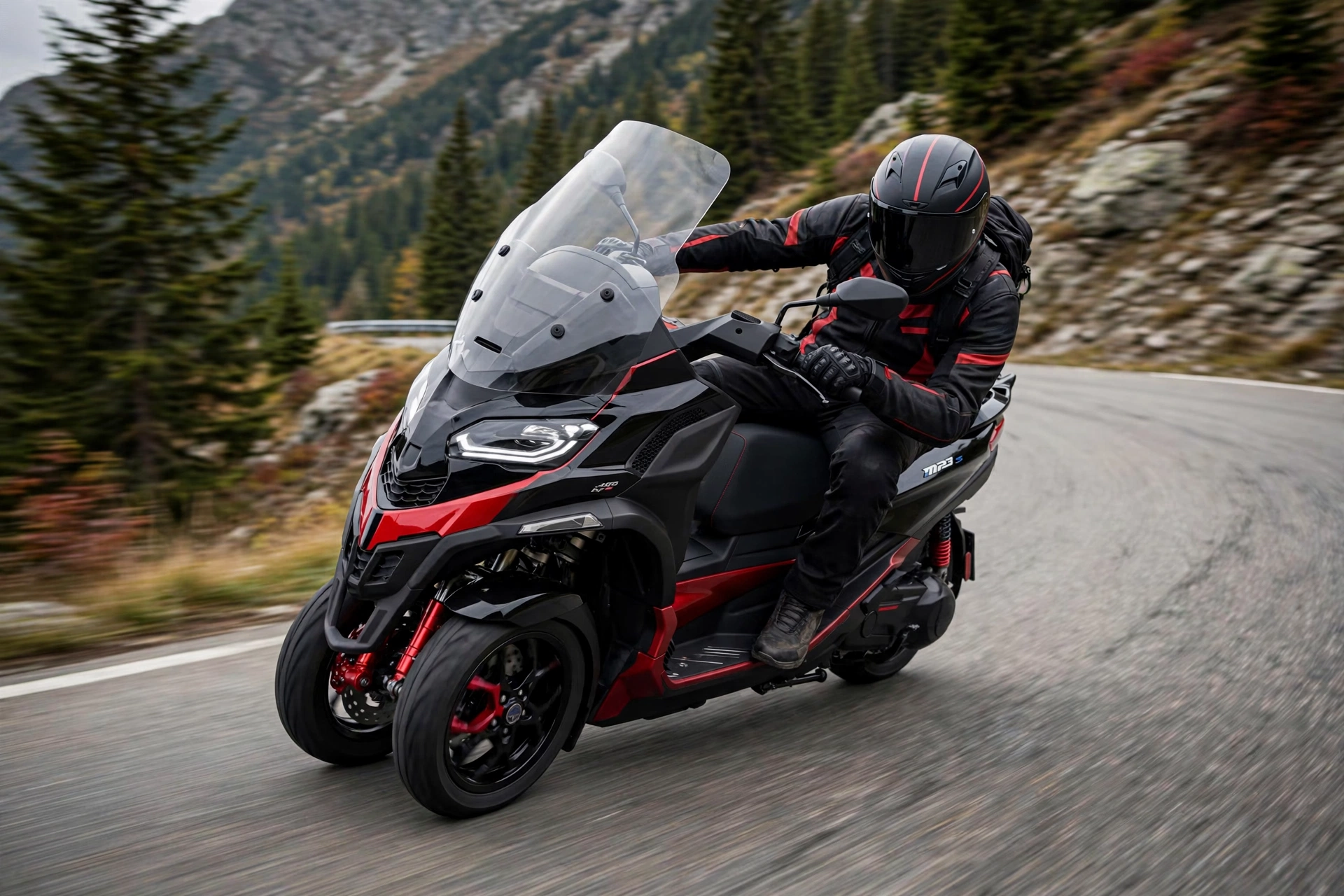 Piaggio MP3 400 Sport en una rotonda urbana