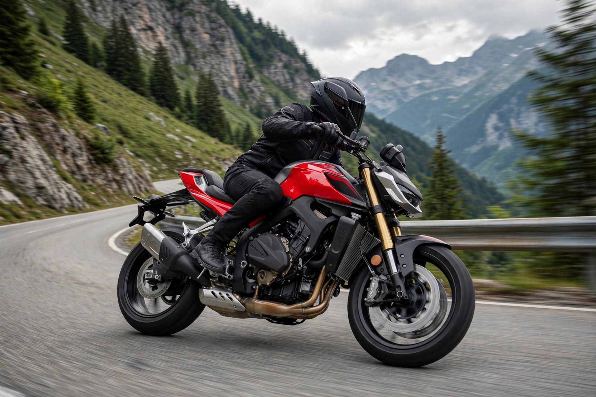 QJMotor SRK 800 2025 en carretera
