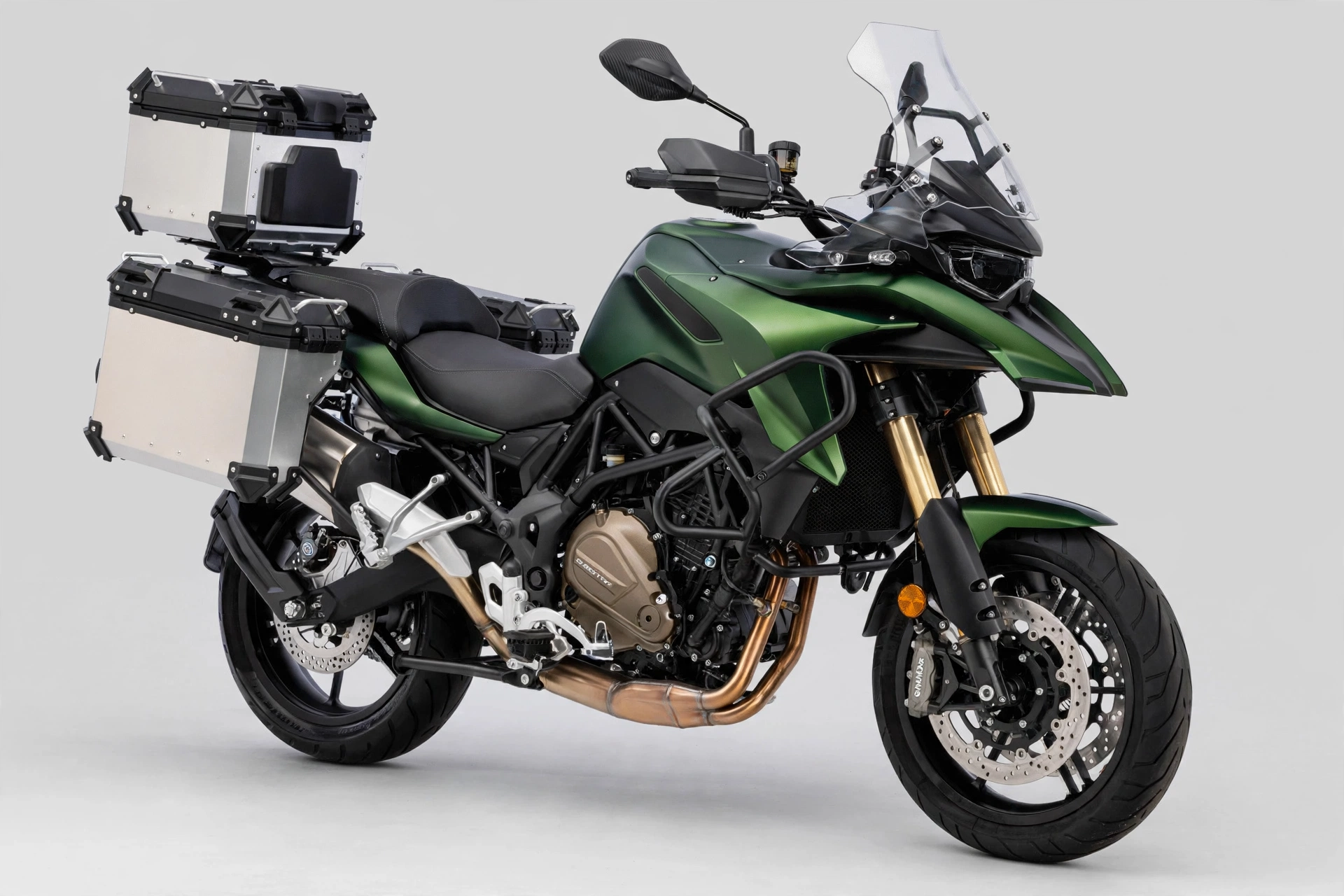 Foto oficial de la QJMotor SRT 700 ON ROAD