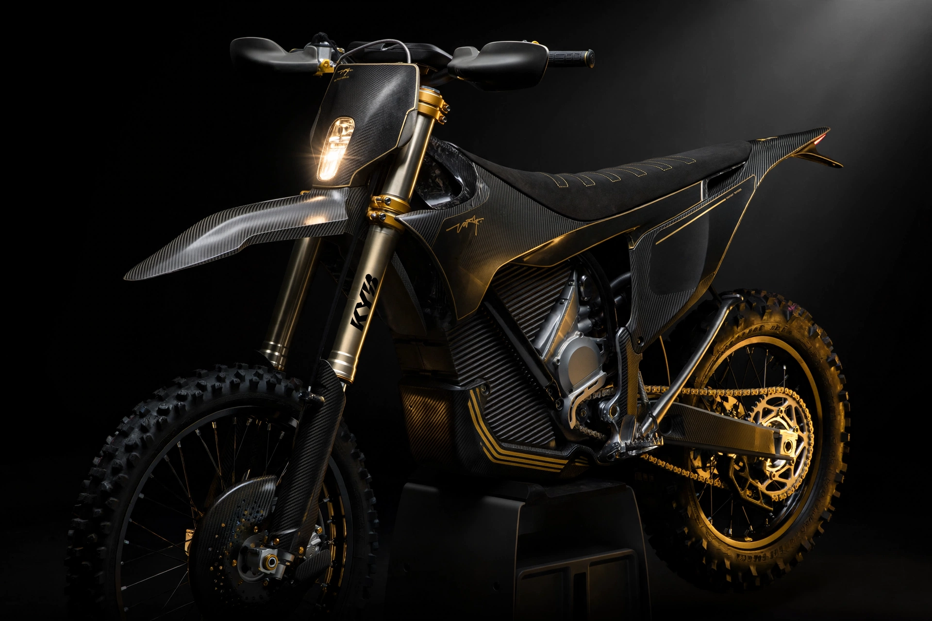 Stark VARG EX Factory Edition 2026 enduro eléctrica en estudio