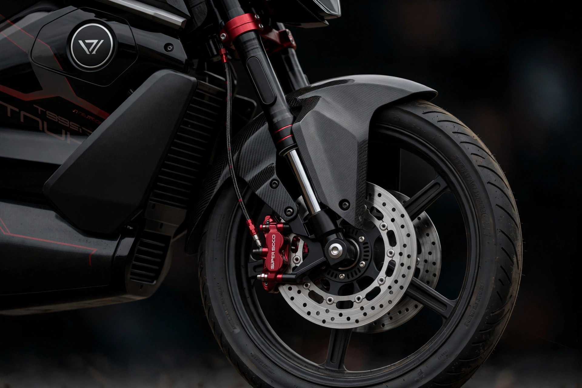 Super Soco TS Hunter 2025, detalle de los frenos delanteros