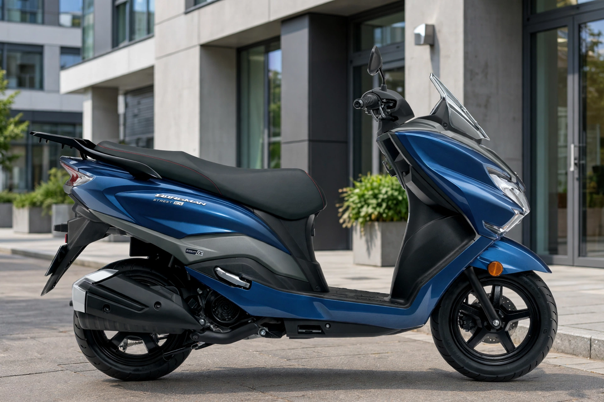 Suzuki Burgman Street 125EX 2025, vista lateral