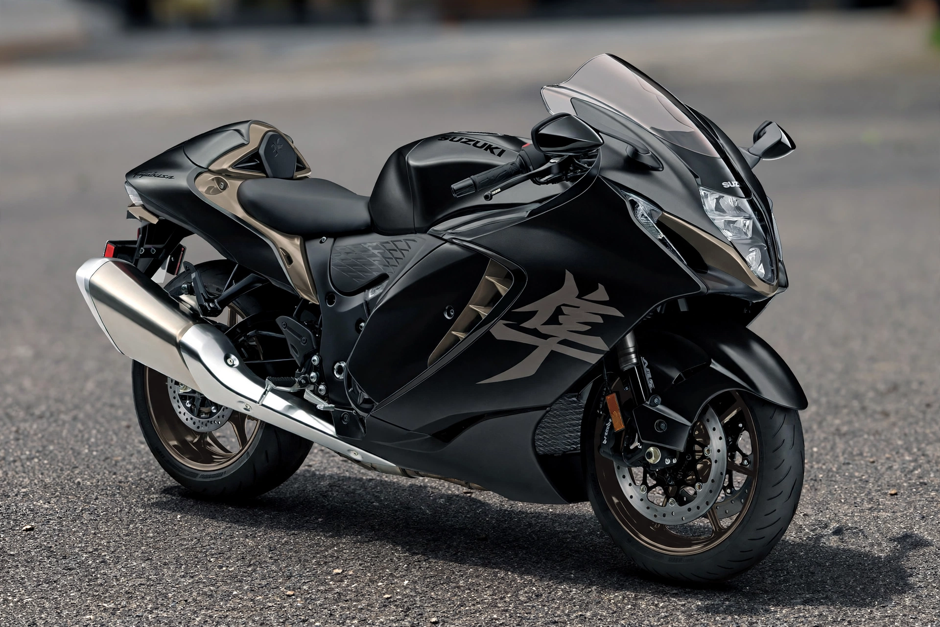 Suzuki Hayabusa 2025 negra hyperdeportiva