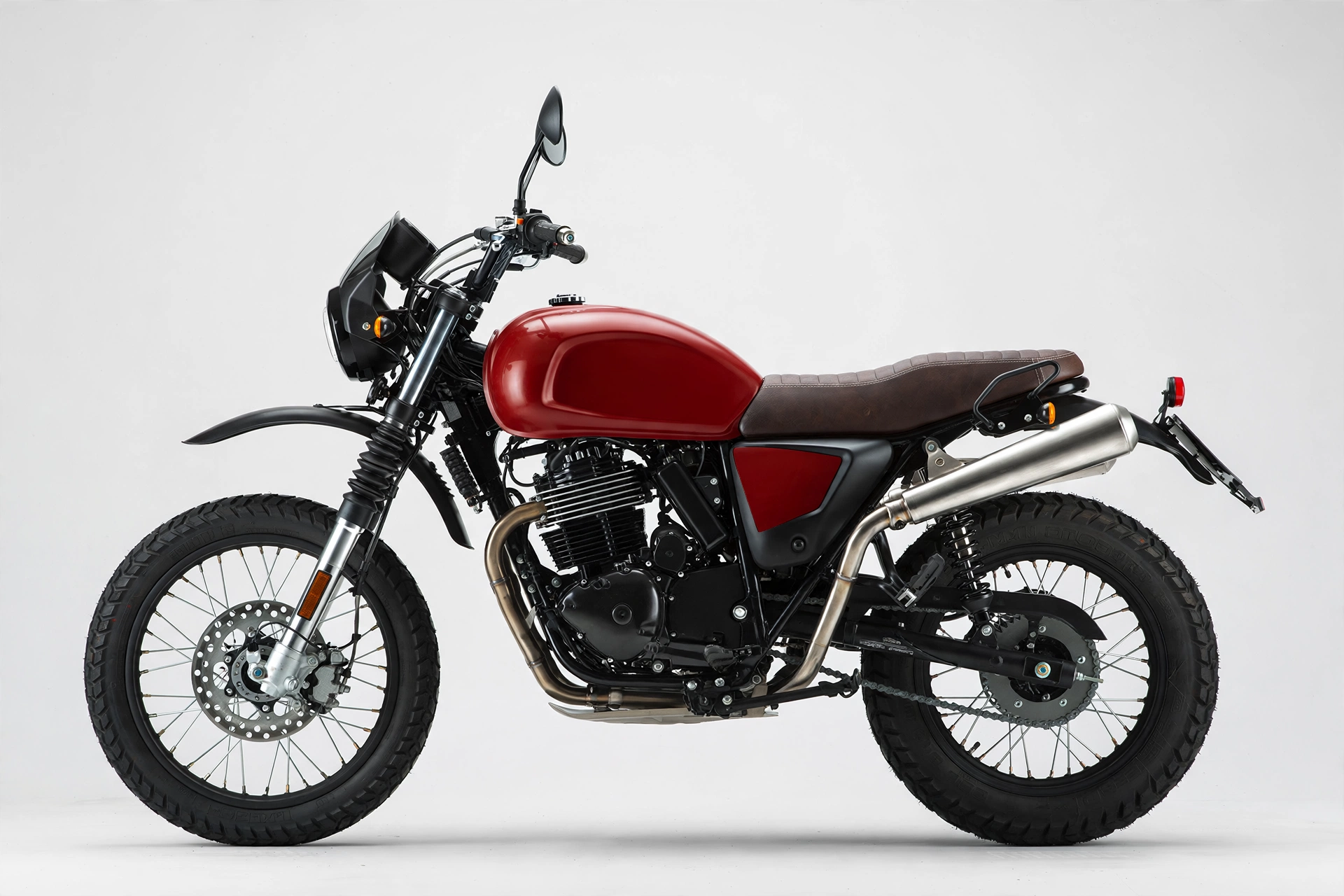SWM Six Days 500 2024, vista lateral scrambler