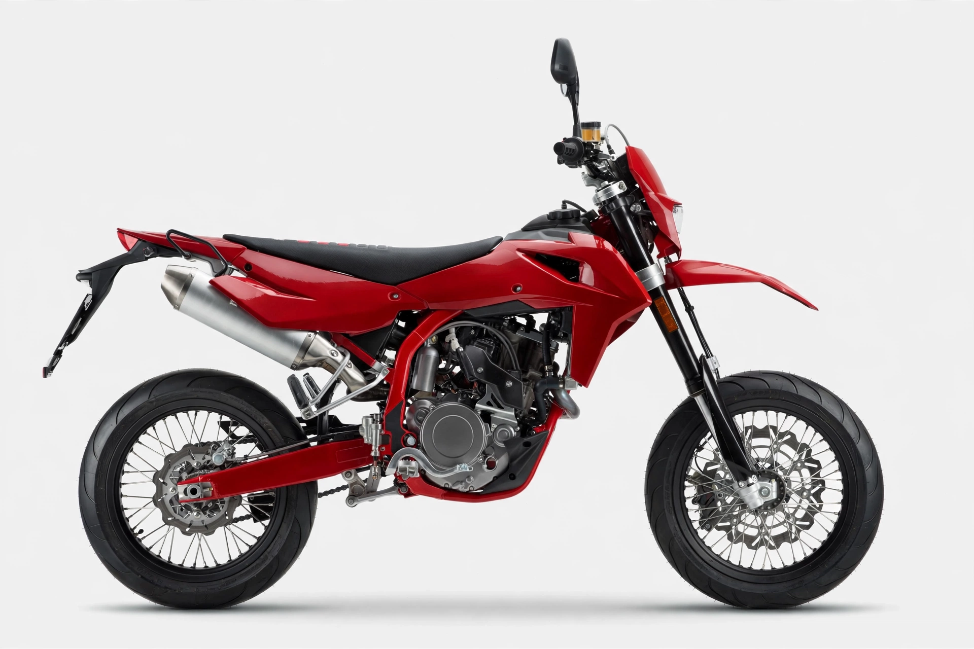 SWM SM 500 R 2024, vista lateral supermotard
