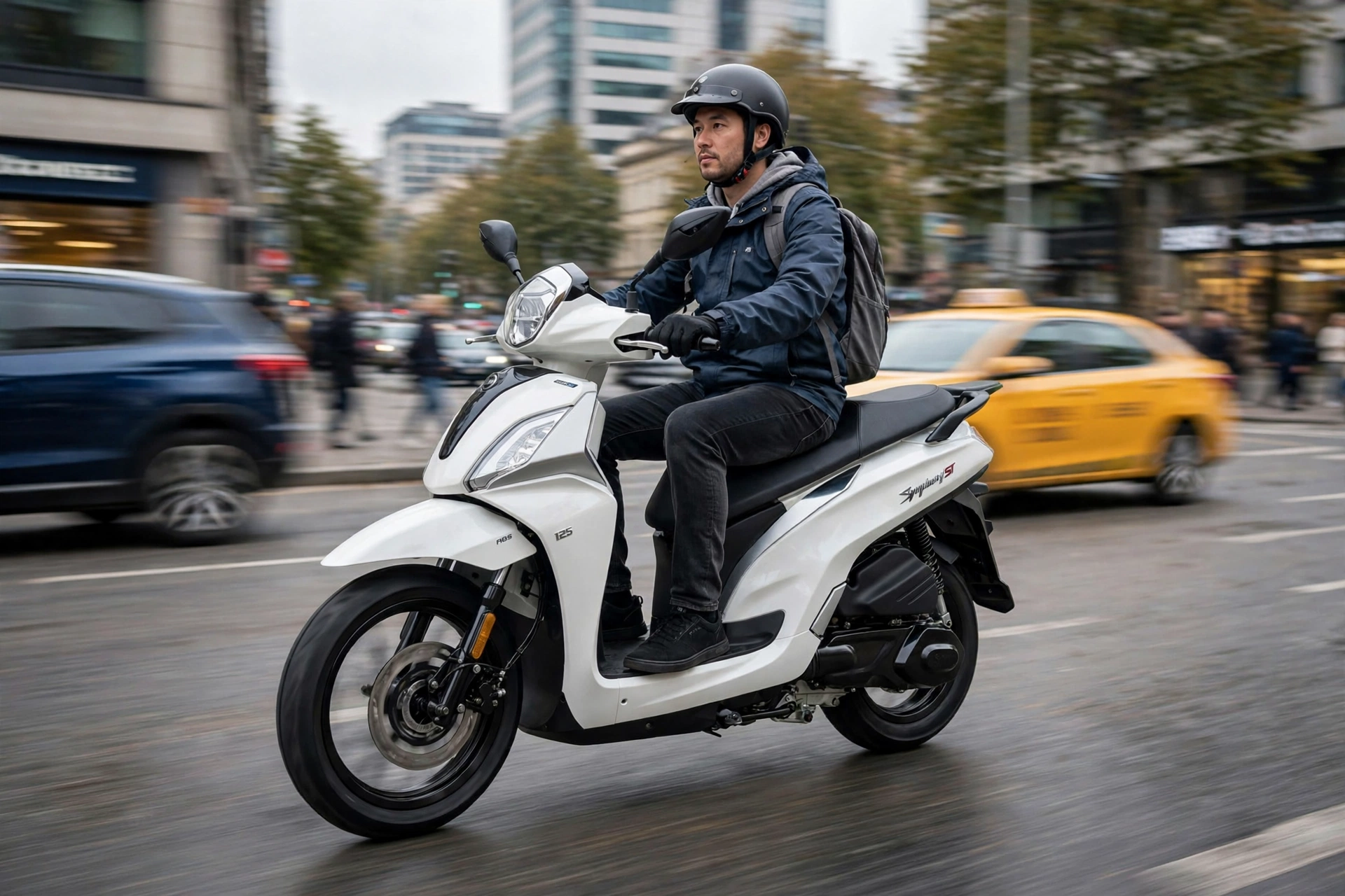 SYM Symphony ST 125 en la ciudad