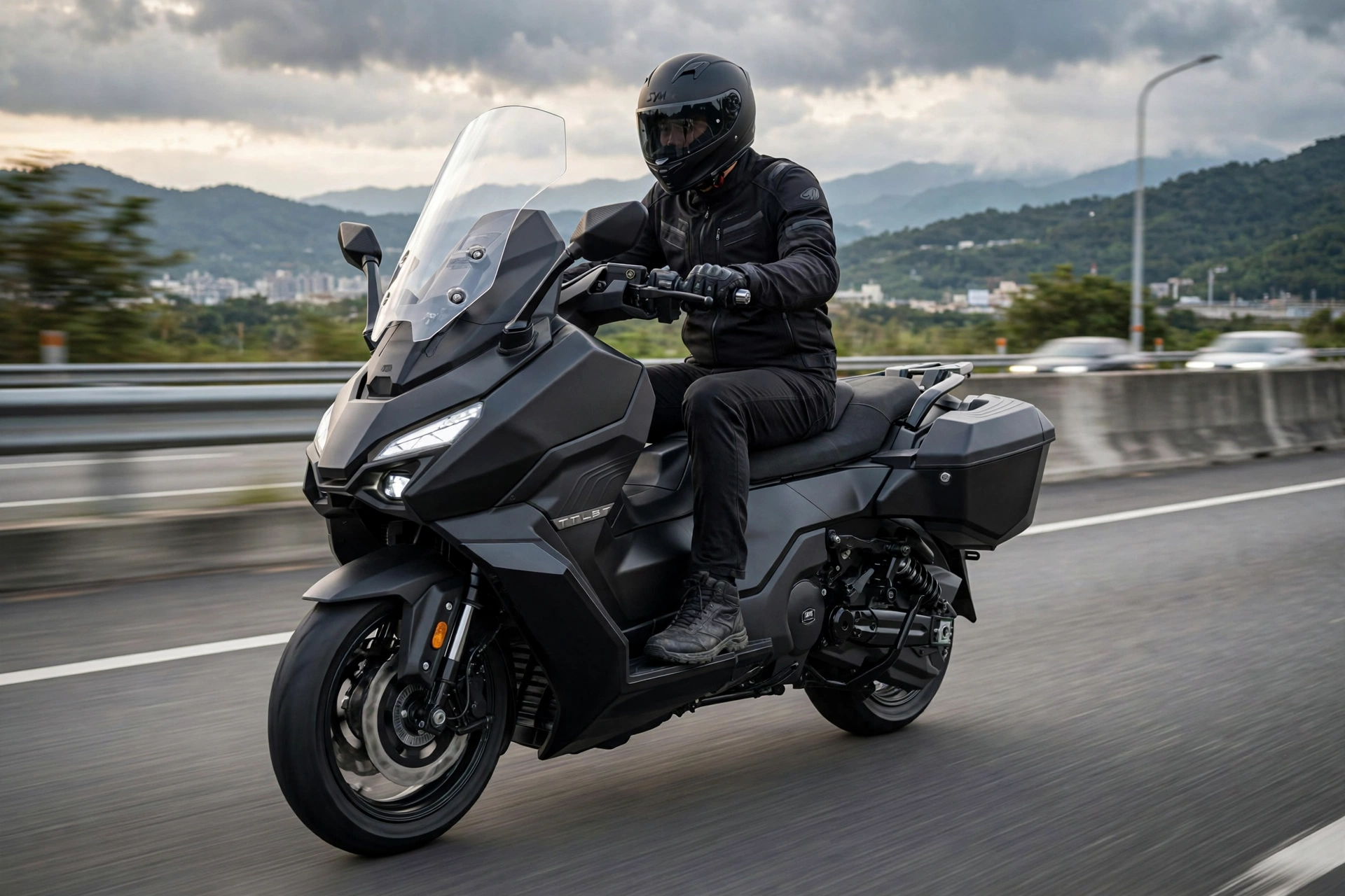 SYM TTLBT 508 en autopista