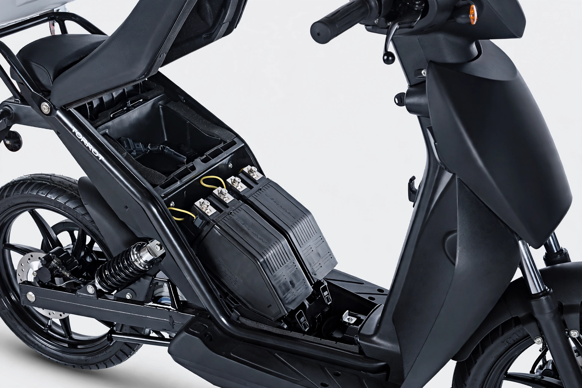 Torrot Muvi Executive L3 2025, baterías extraíbles bajo el asiento