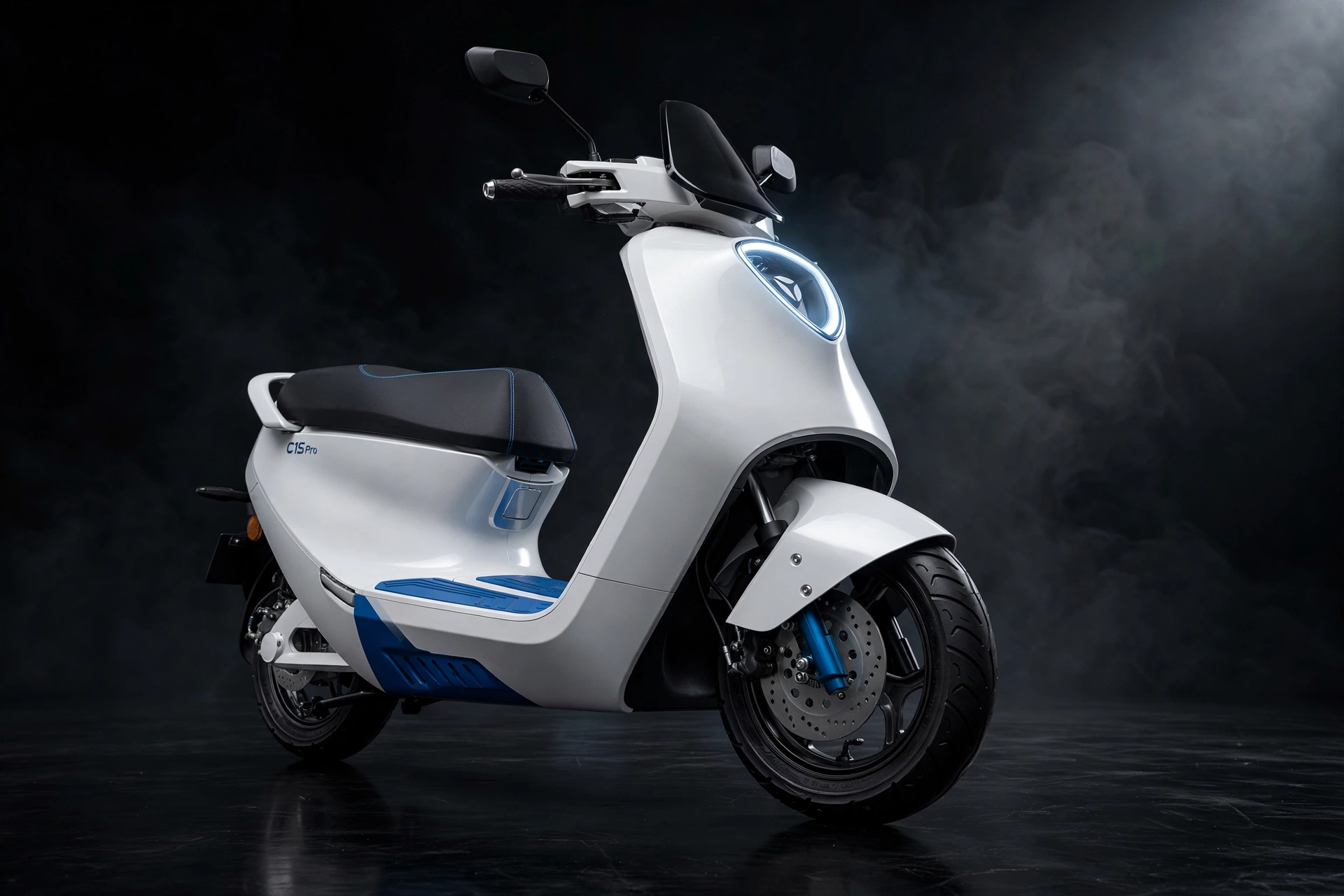 Yadea C1S Pro 2025 scooter eléctrico en estudio