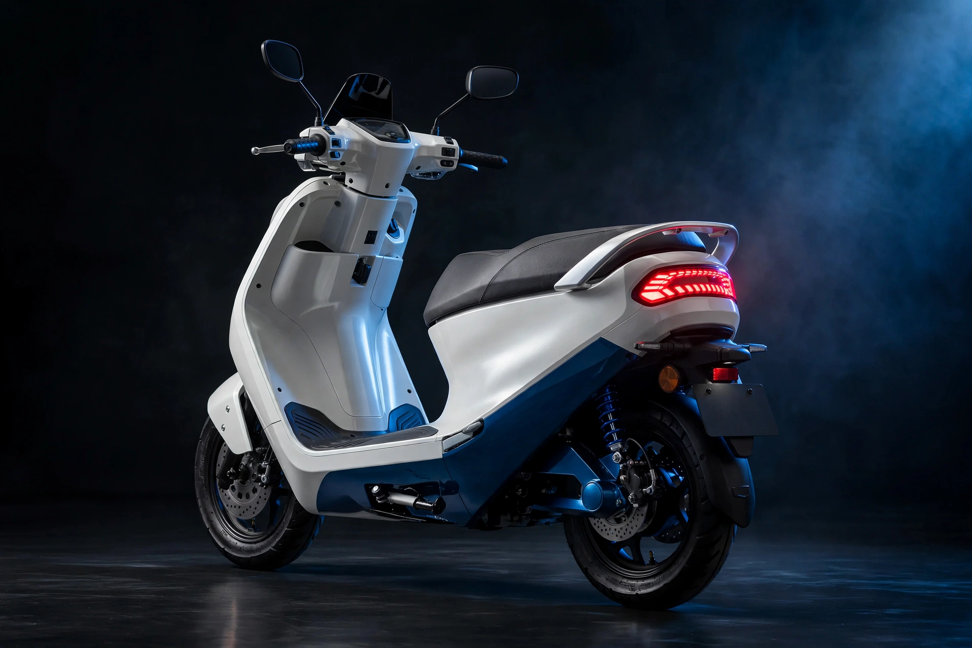 Yadea C1S Pro 2025, vista tres cuartos trasera