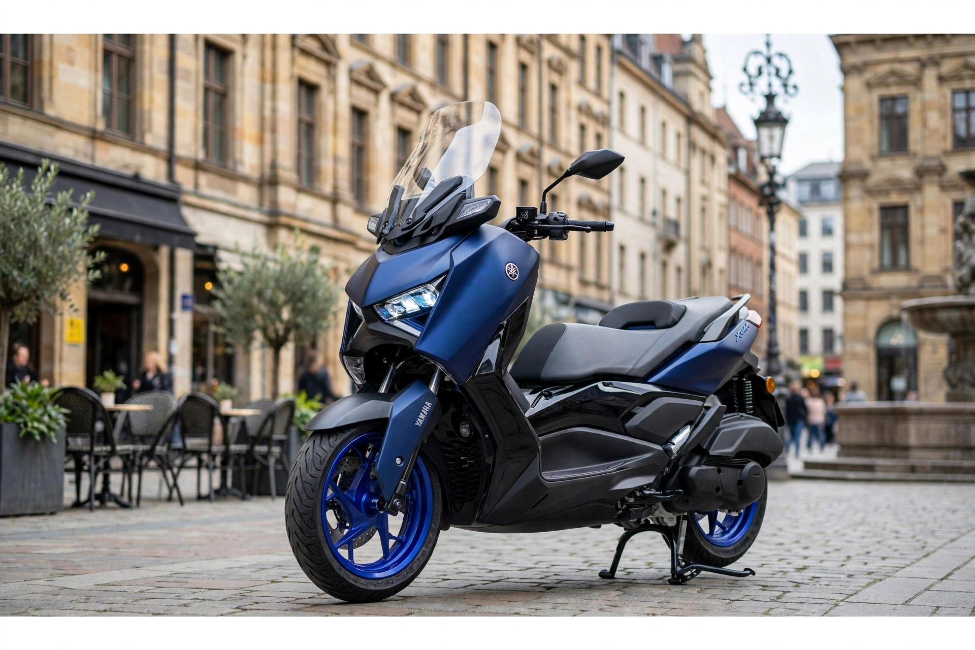 Yamaha XMAX 125 2025 azul en tres cuartos