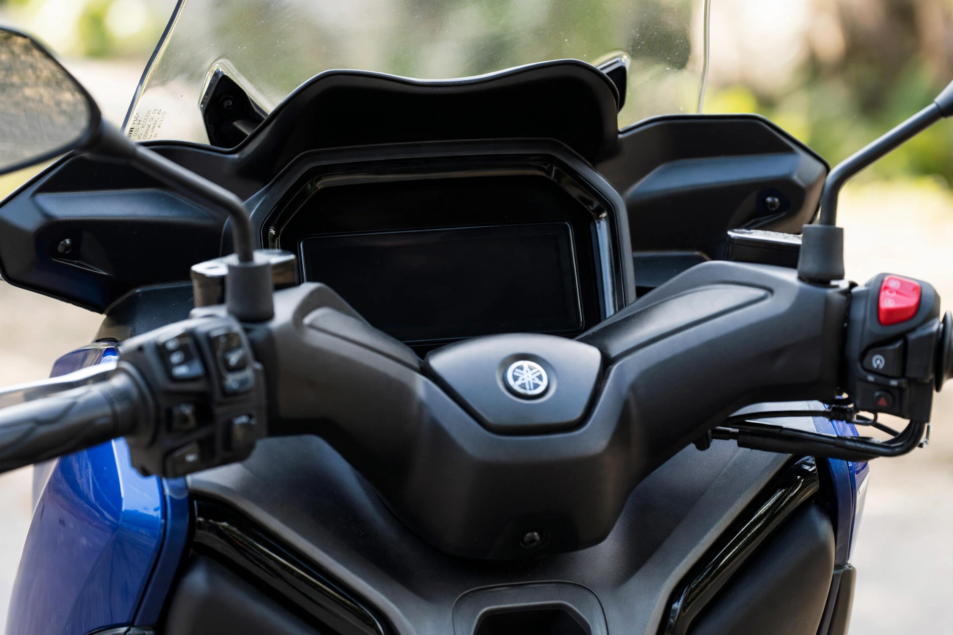 Yamaha XMAX 125 2025, frontal deportivo