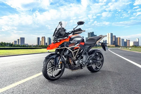 Zontes 350T 2024 naranja vista lateral