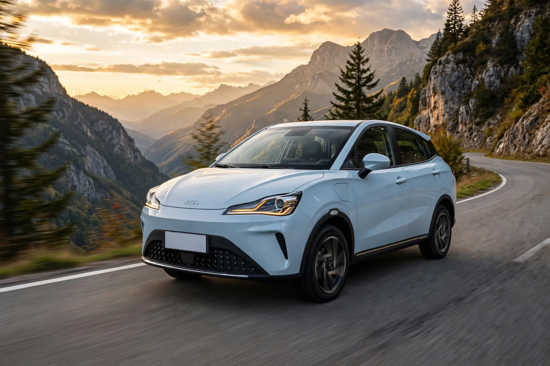 Neta Aya eléctrico en carretera de montaña