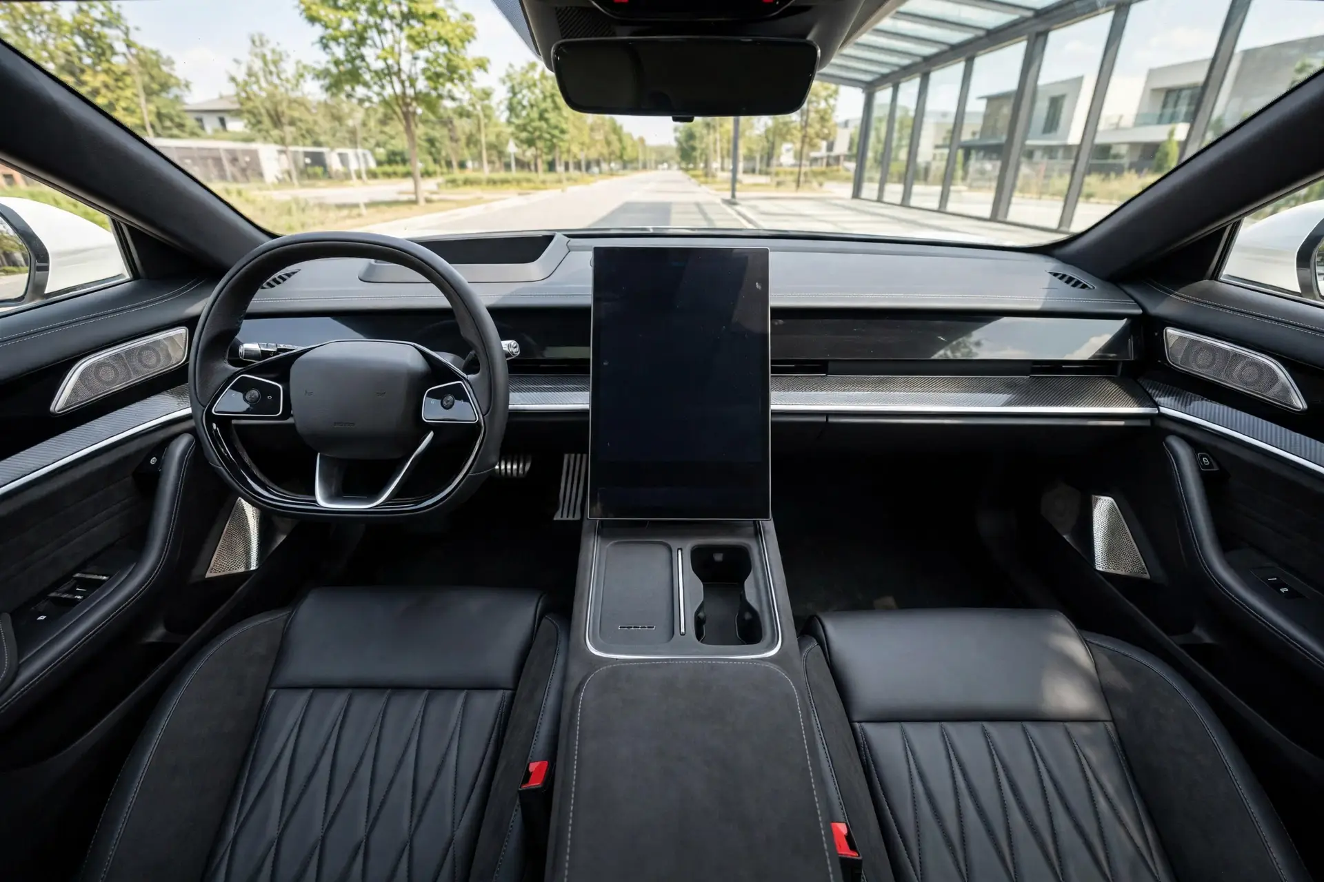 Interior oficial del Neta S Shooting Brake