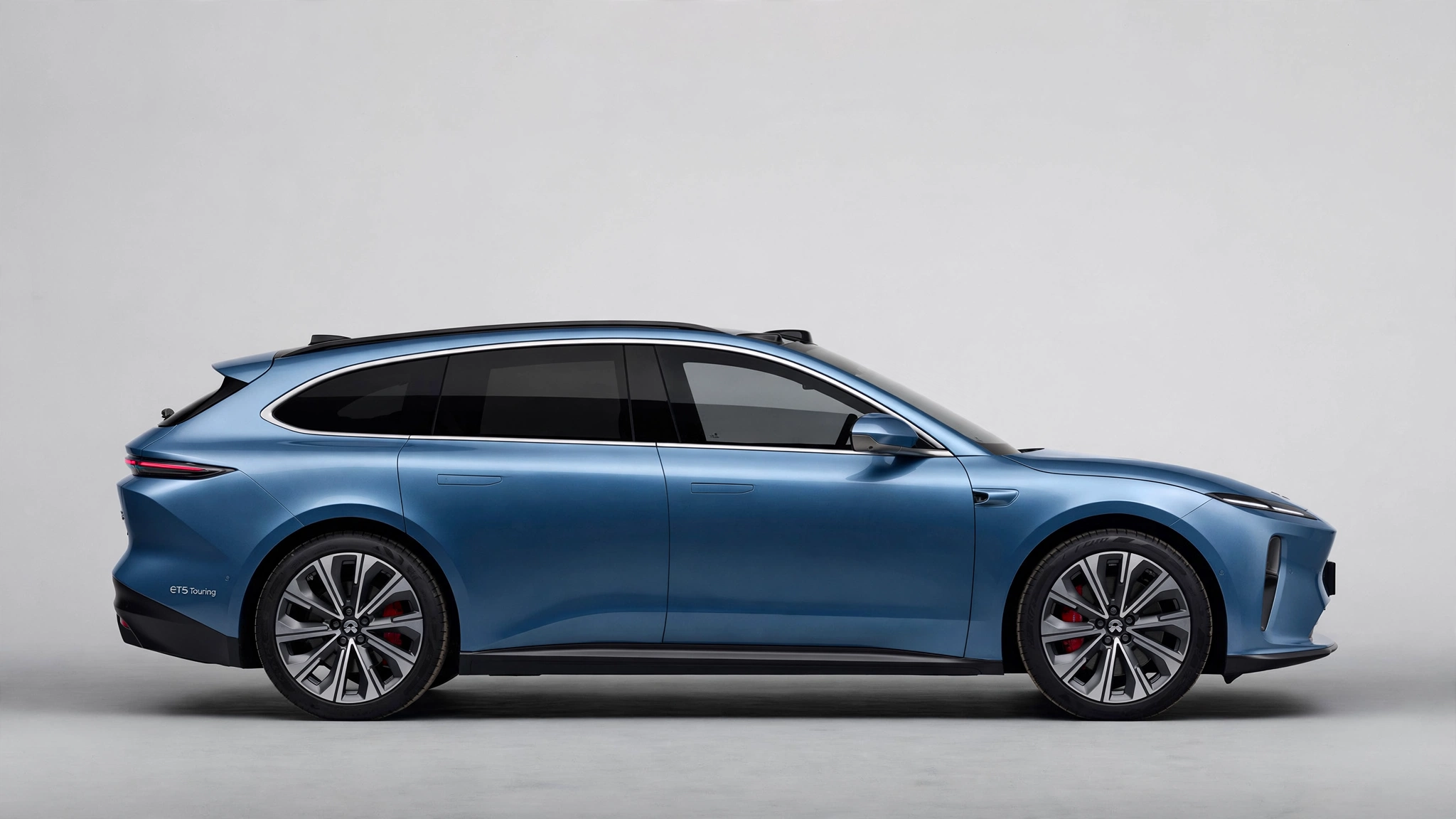 Nio ET5 Touring 2026, vista lateral delantera