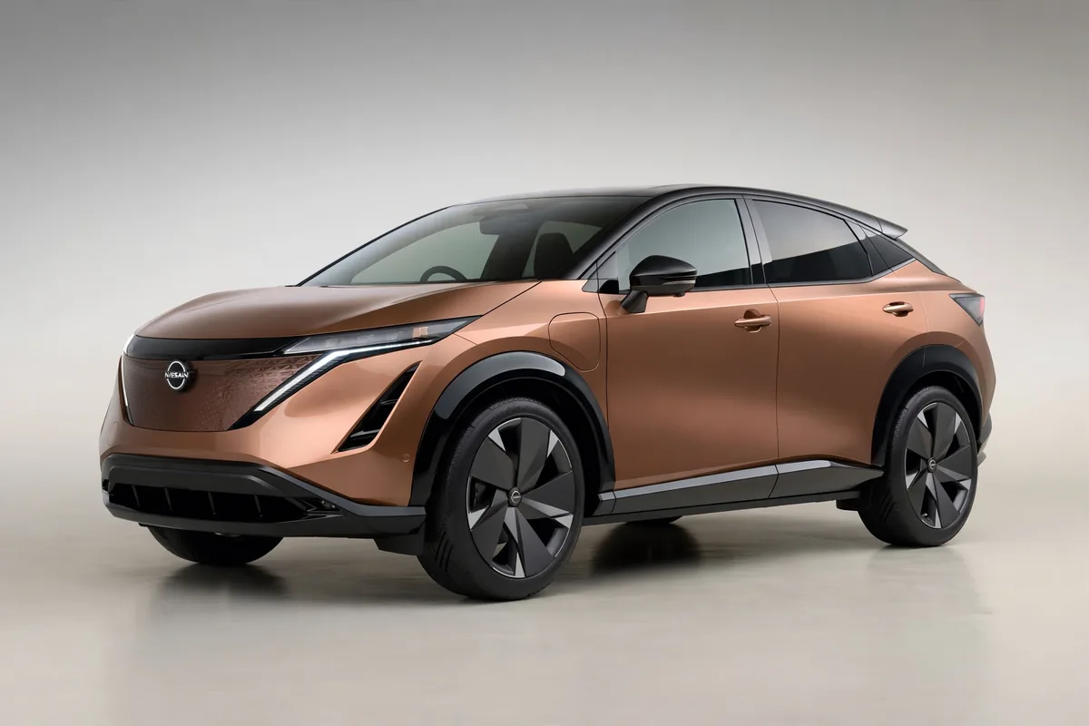 Nissan Ariya eléctrico en carretera