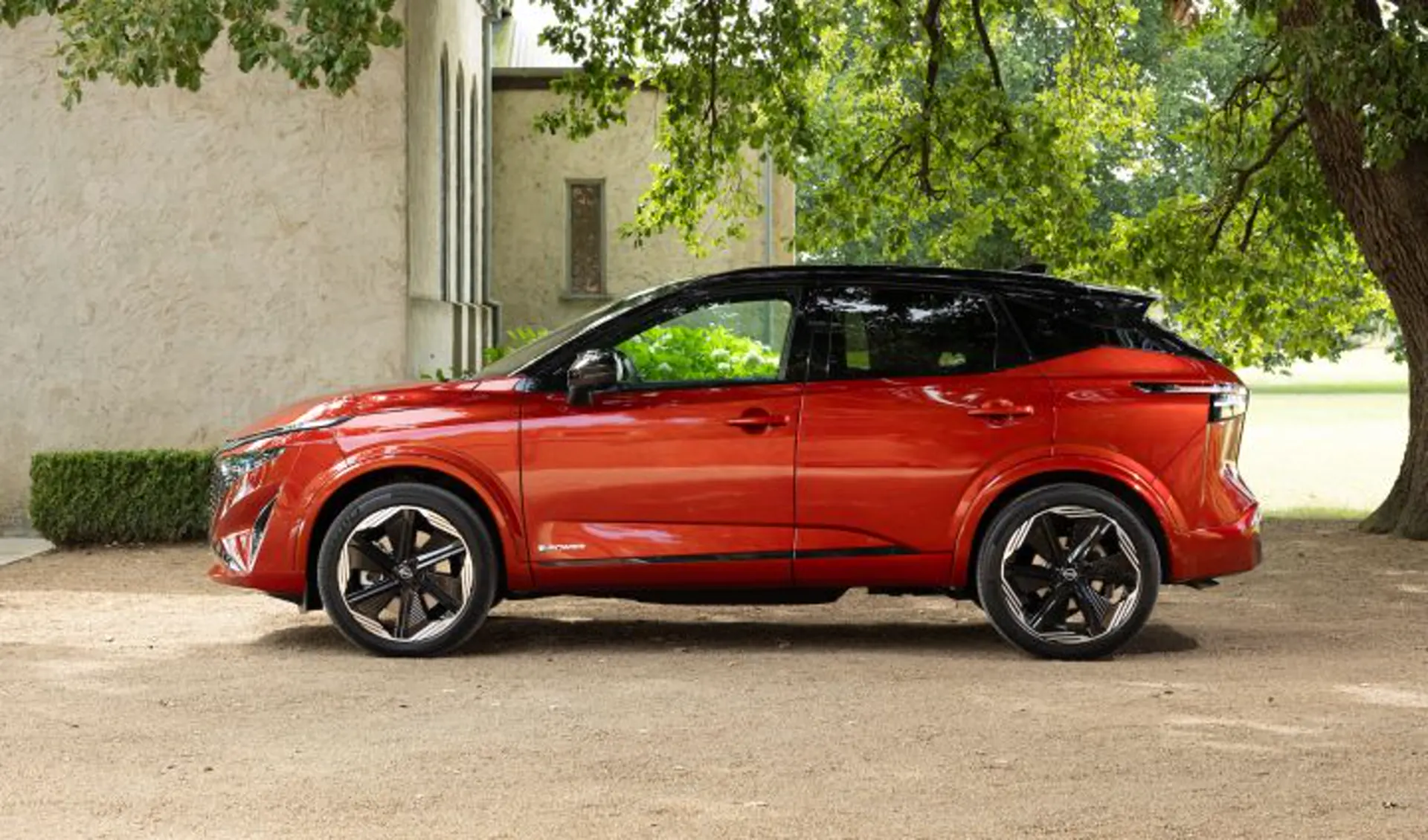Nissan Qashqai e-Power 2026, vista lateral