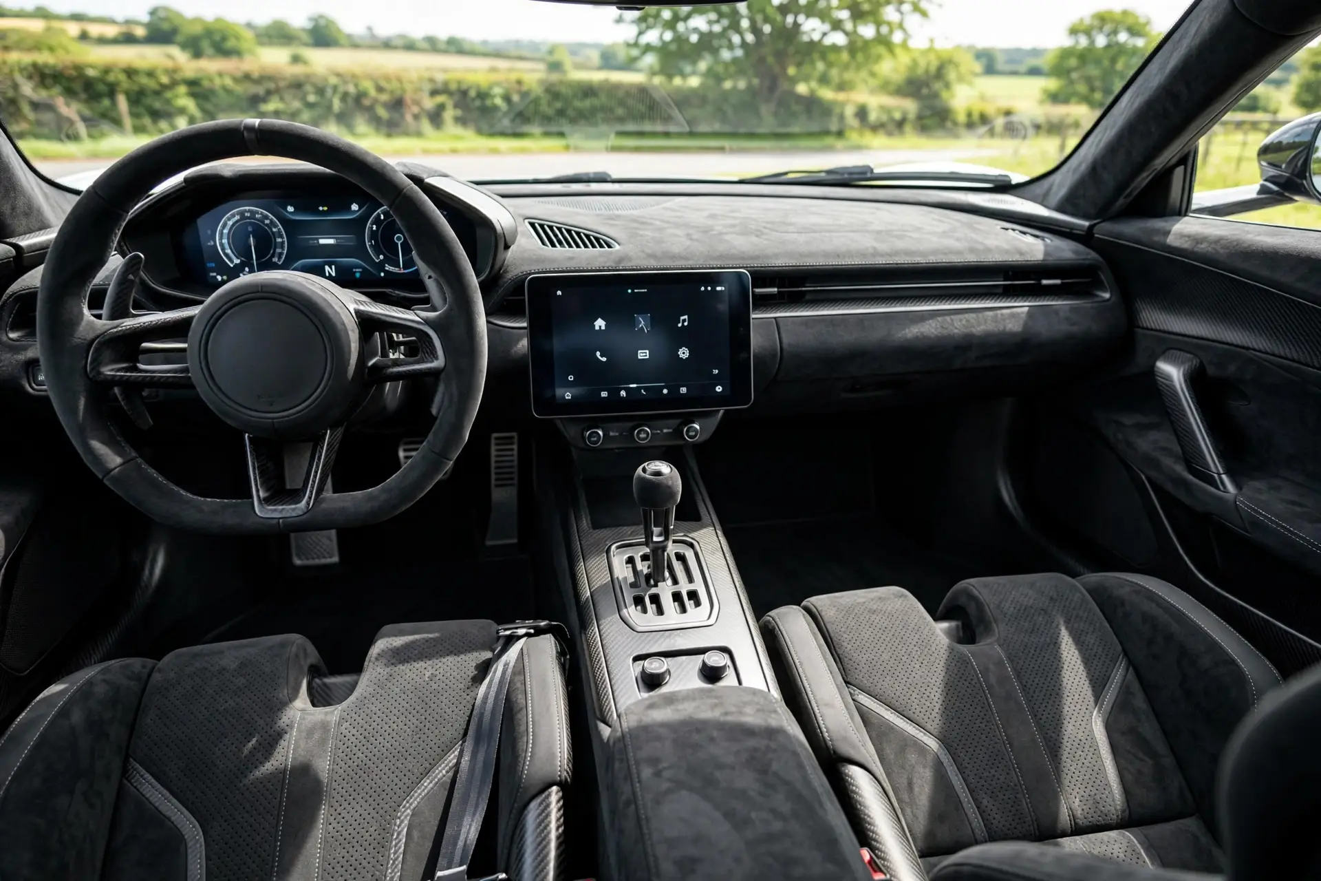 Interior oficial del Noble M500