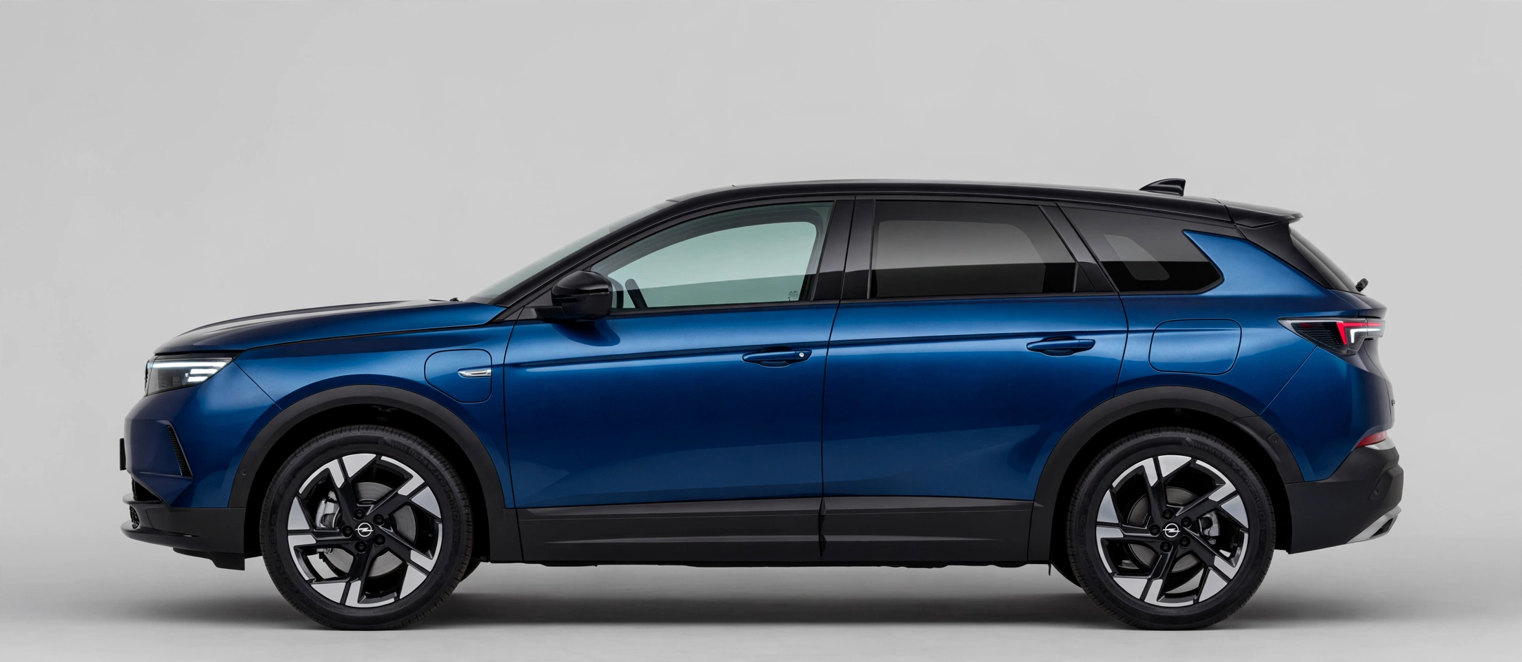 Opel Grandland Electric 213, vista lateral