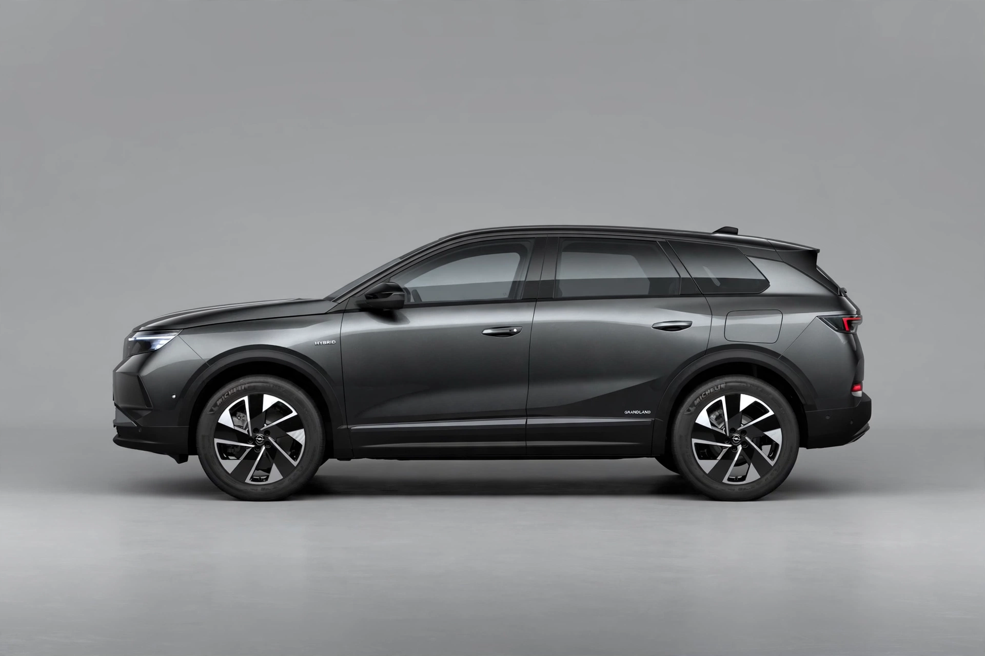Opel Grandland Hybrid 145, vista lateral
