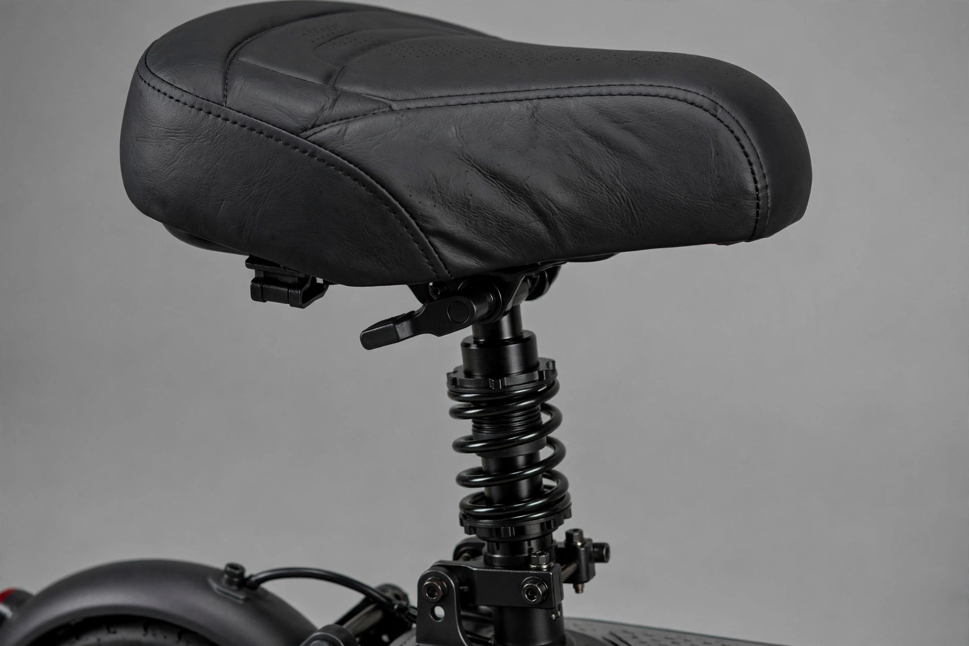 Detalle del sillín desmontable del Evercross H5