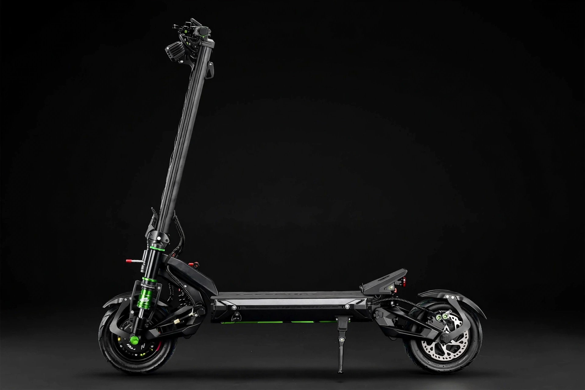 Teverun Fighter 11, vista lateral del patinete de doble motor