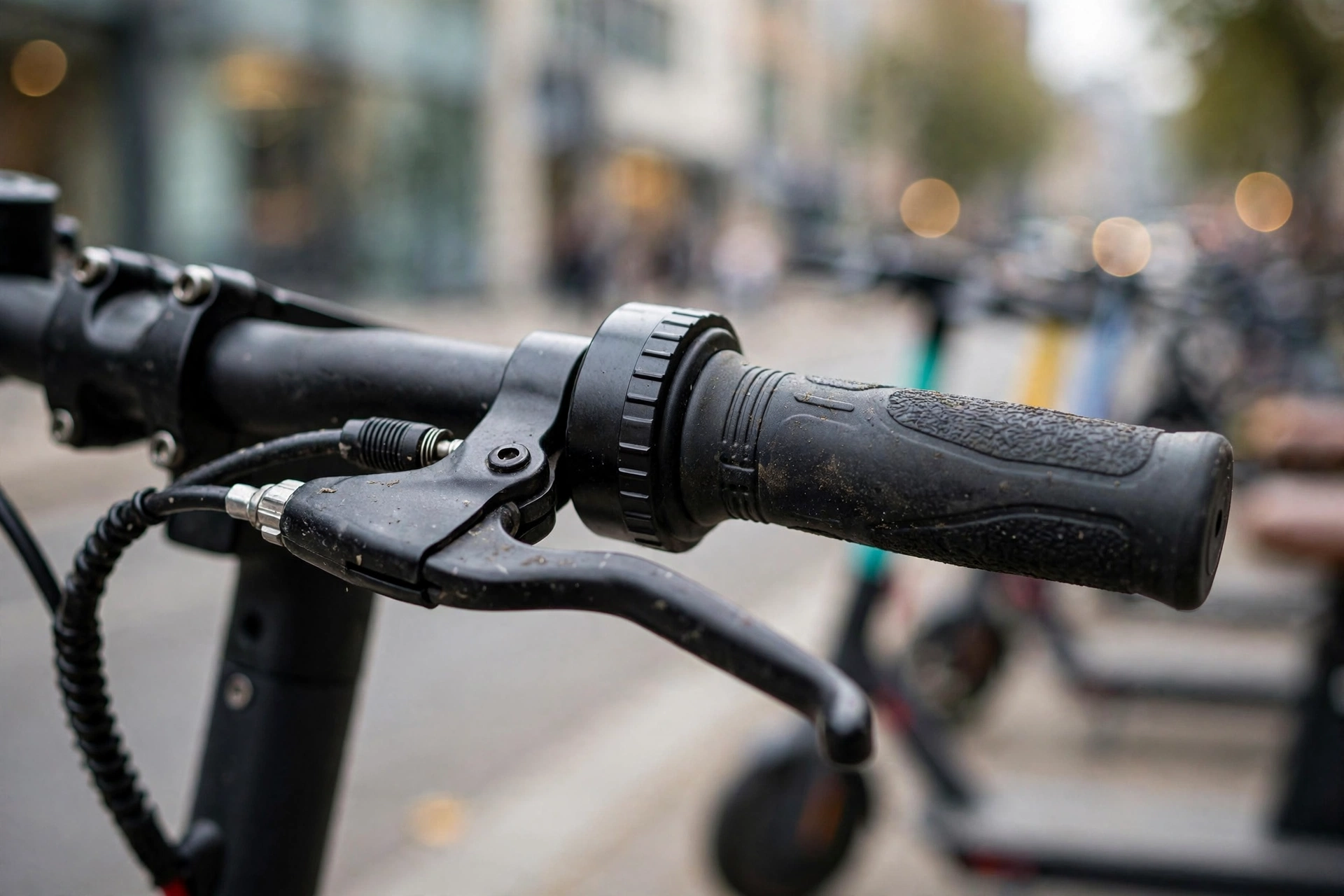 Detalle del manillar del Urban Glide Ride 100 City
