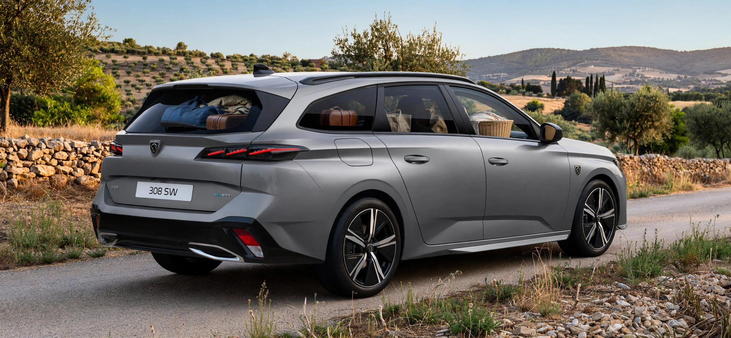Peugeot 308 SW Hybrid 145, tres cuartos trasero