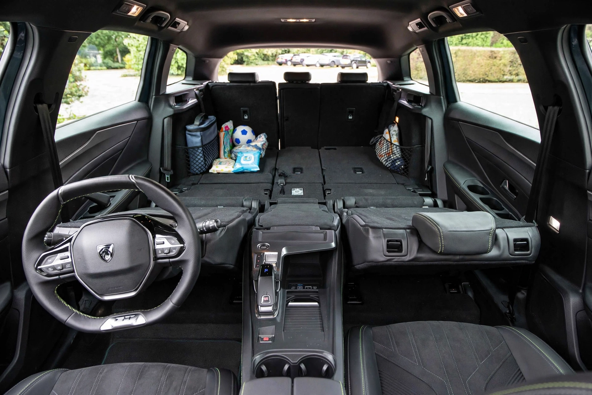Interior oficial del Peugeot 308 SW Hybrid 145 e-DCS6