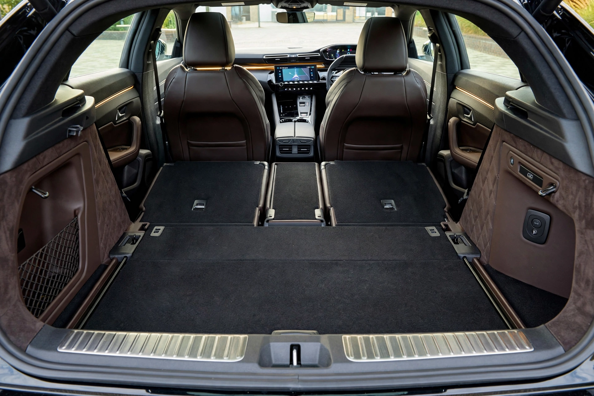 Interior del Peugeot 508 SW con maletero amplio