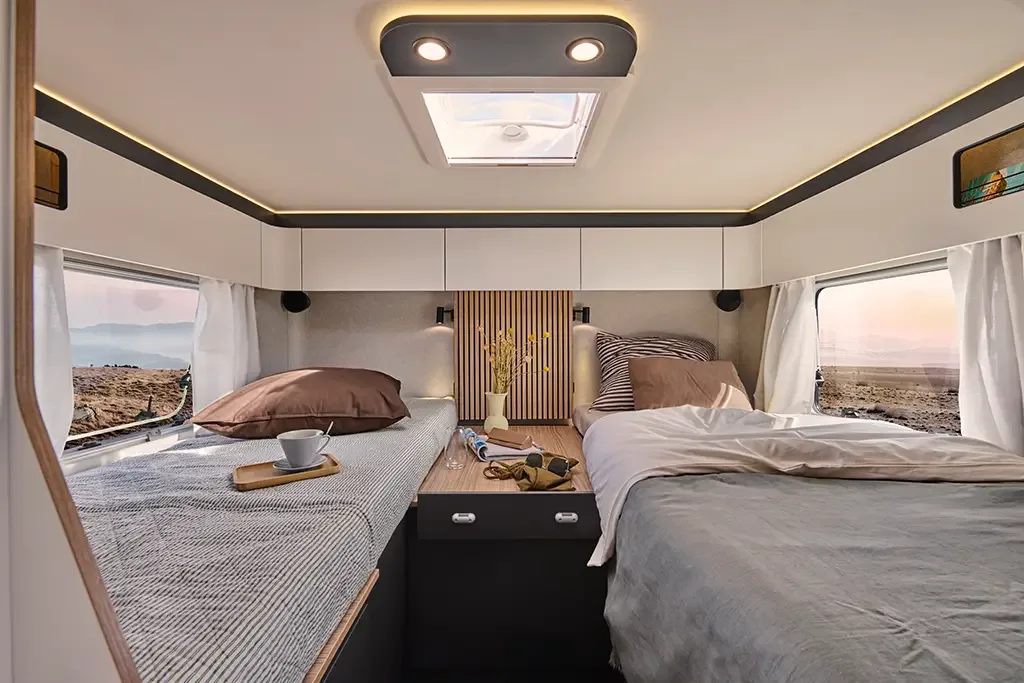 Dormitorio de camas gemelas de la integral Pilote ÉVIDENCE (foto oficial de la serie)