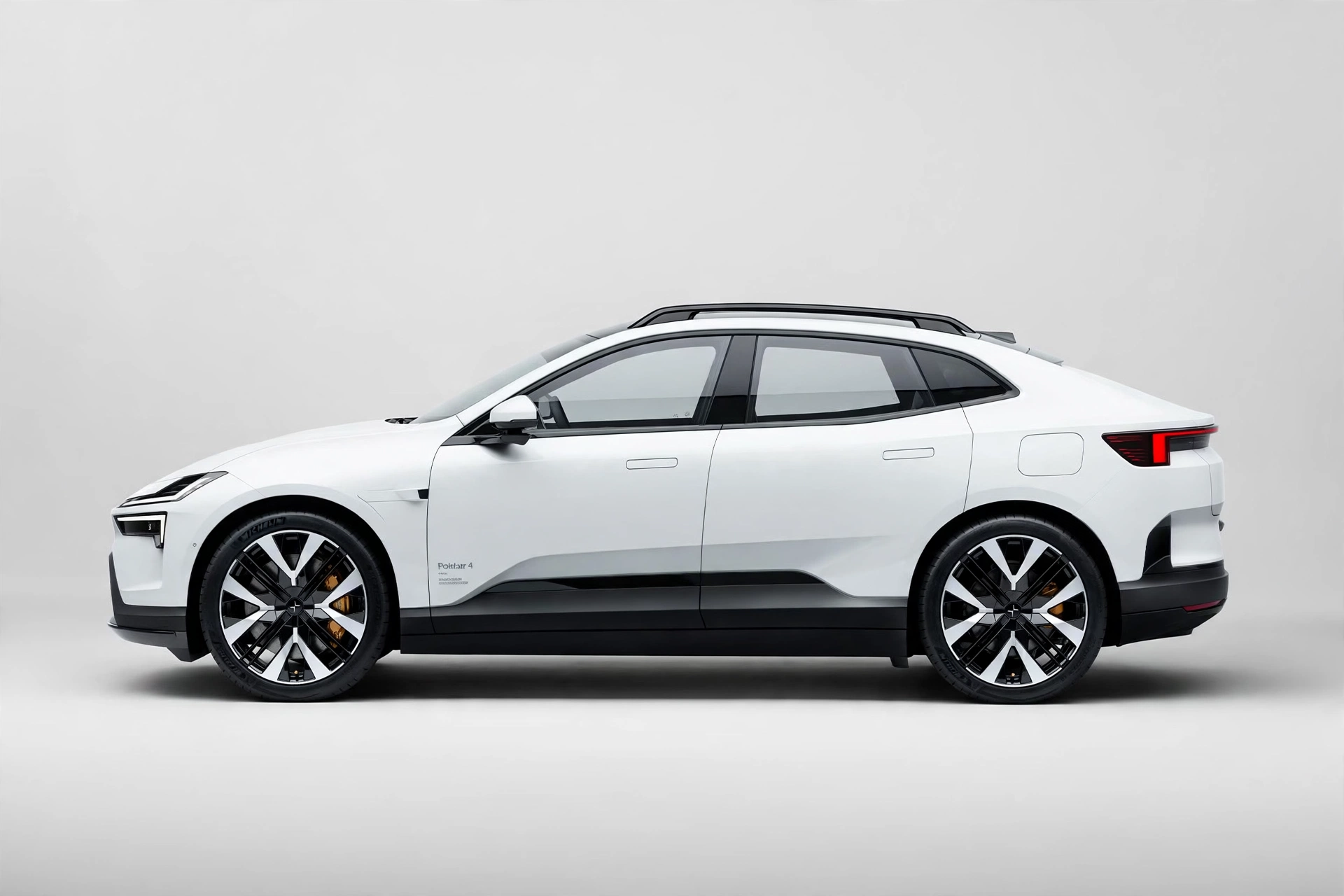 Polestar 4 SUV, vista tres cuartos delantera