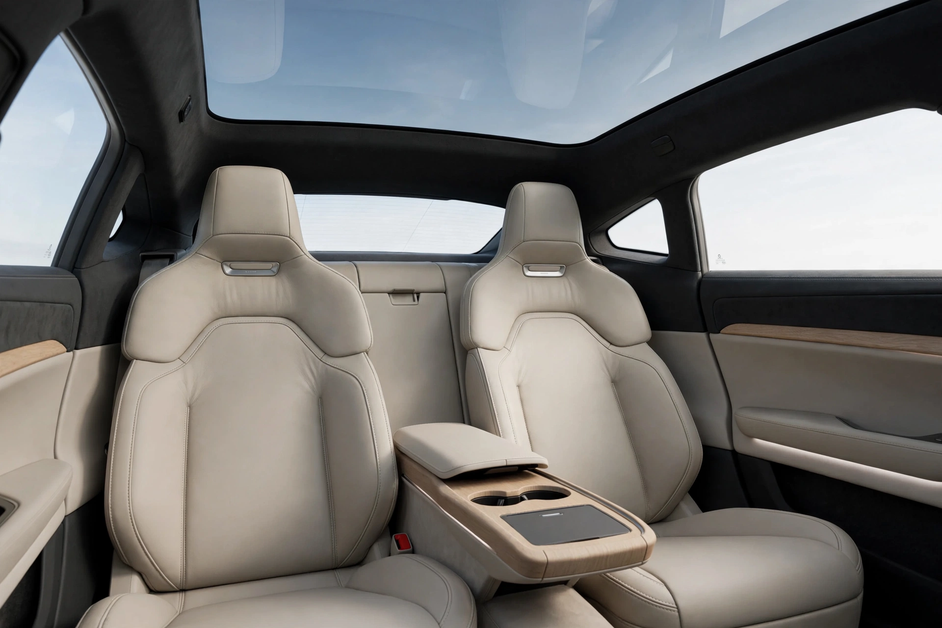 Interior del Polestar 5, asientos Recaro