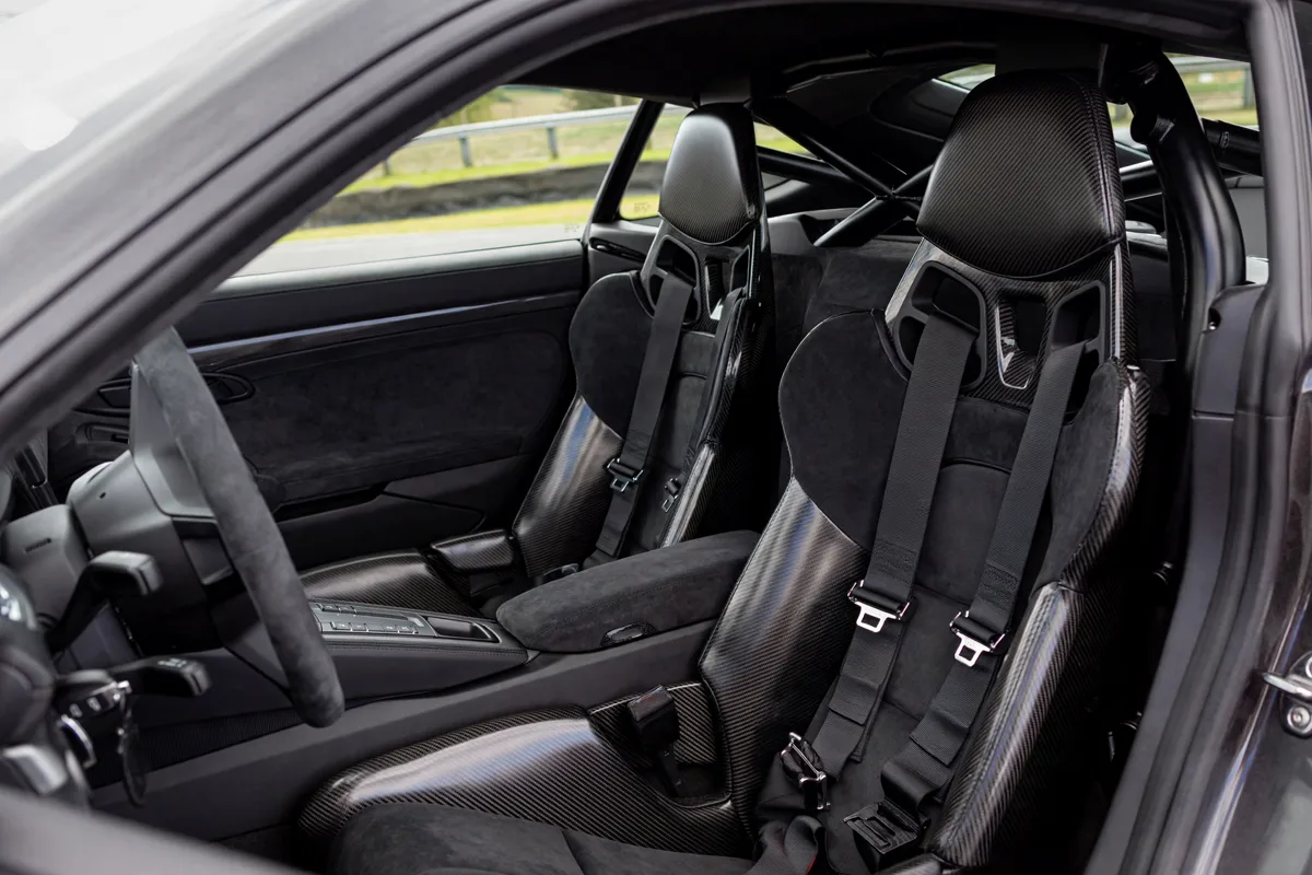 Interior oficial del Porsche 718 Cayman GT4 RS